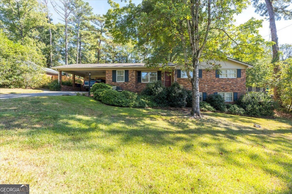 Photo of 1227 Newport Place, Macon, GA 31210 (MLS # 10855977)