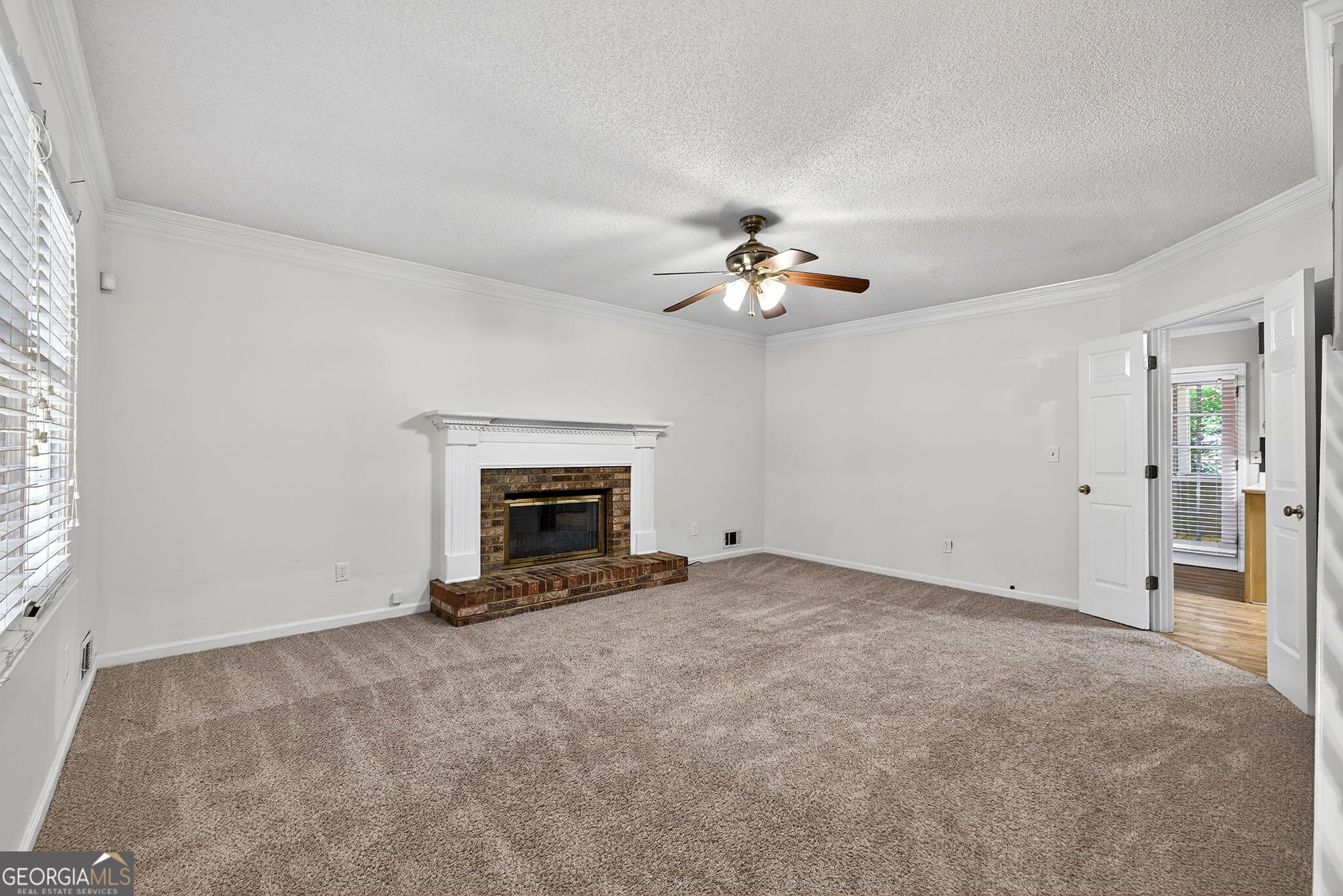 3359 Woodrock LN