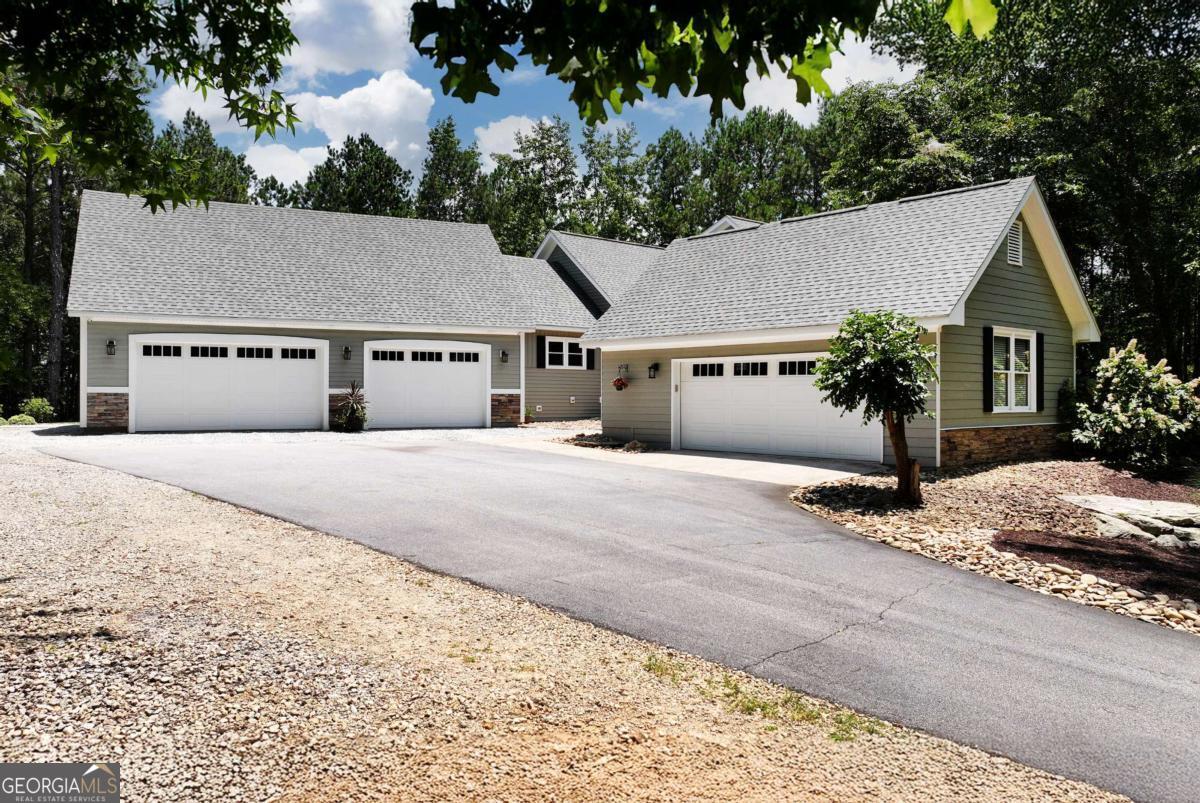 4882 Rabbit Farm RD