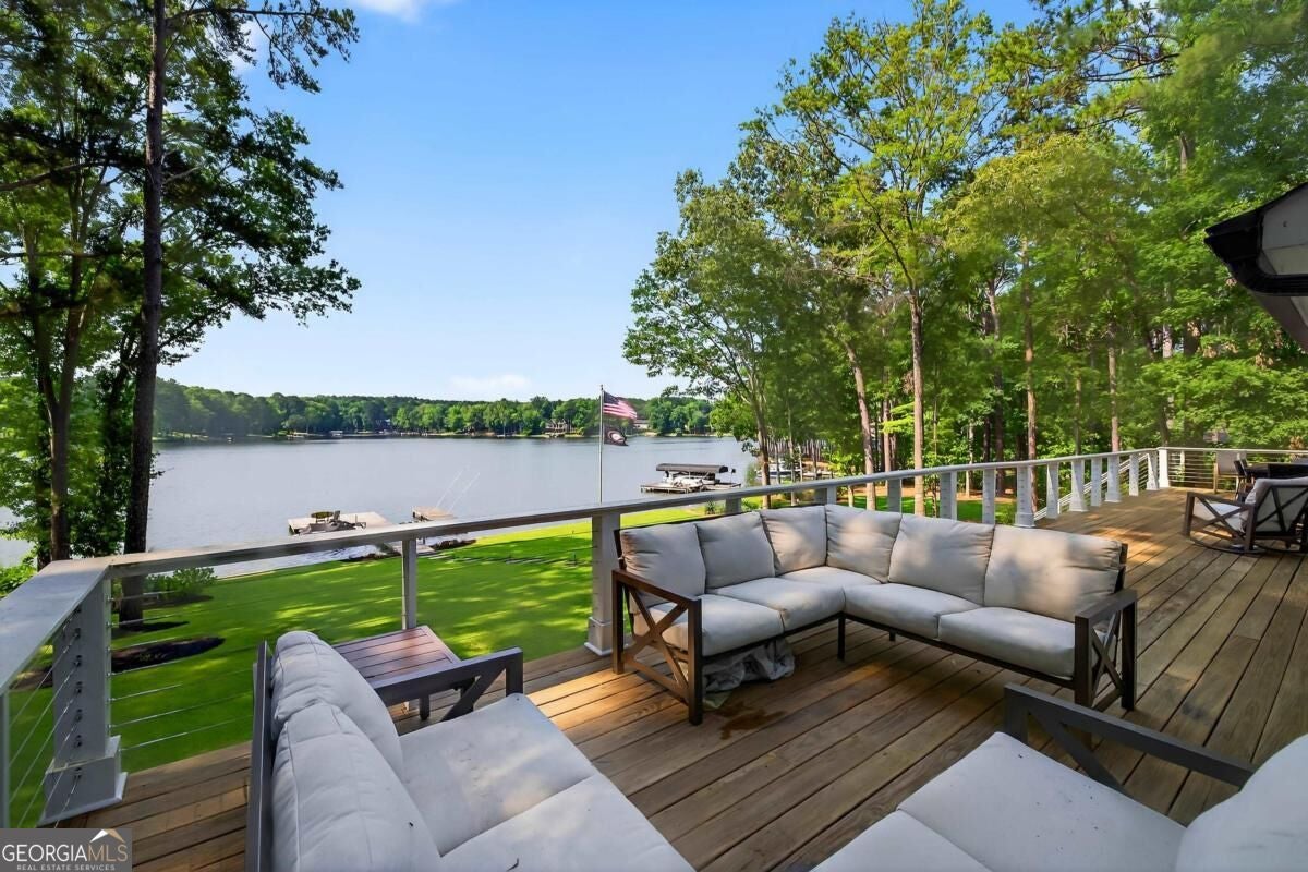 108 Phoenix DR