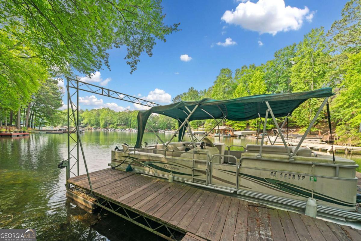 295 Lakewood DR