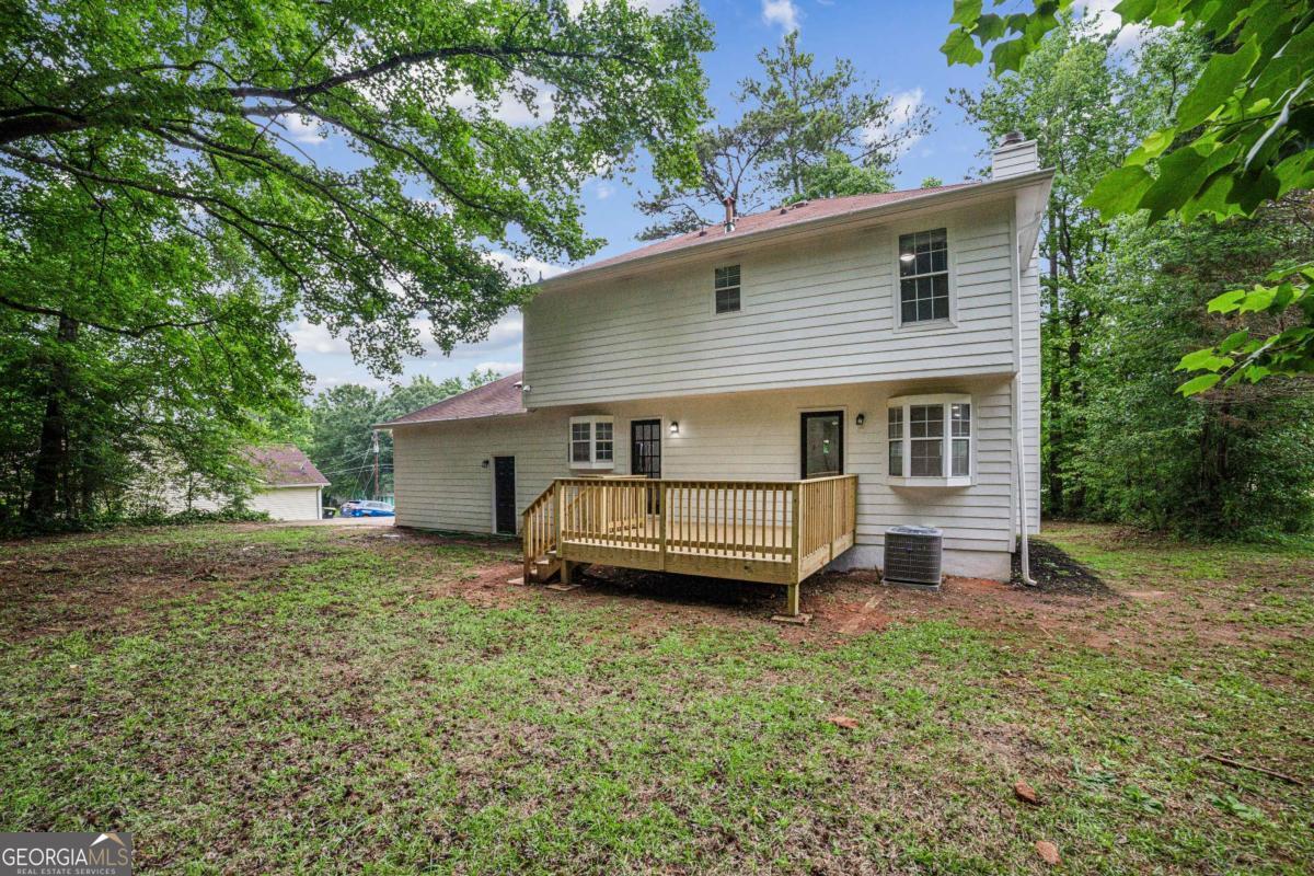 2201 Logan DR