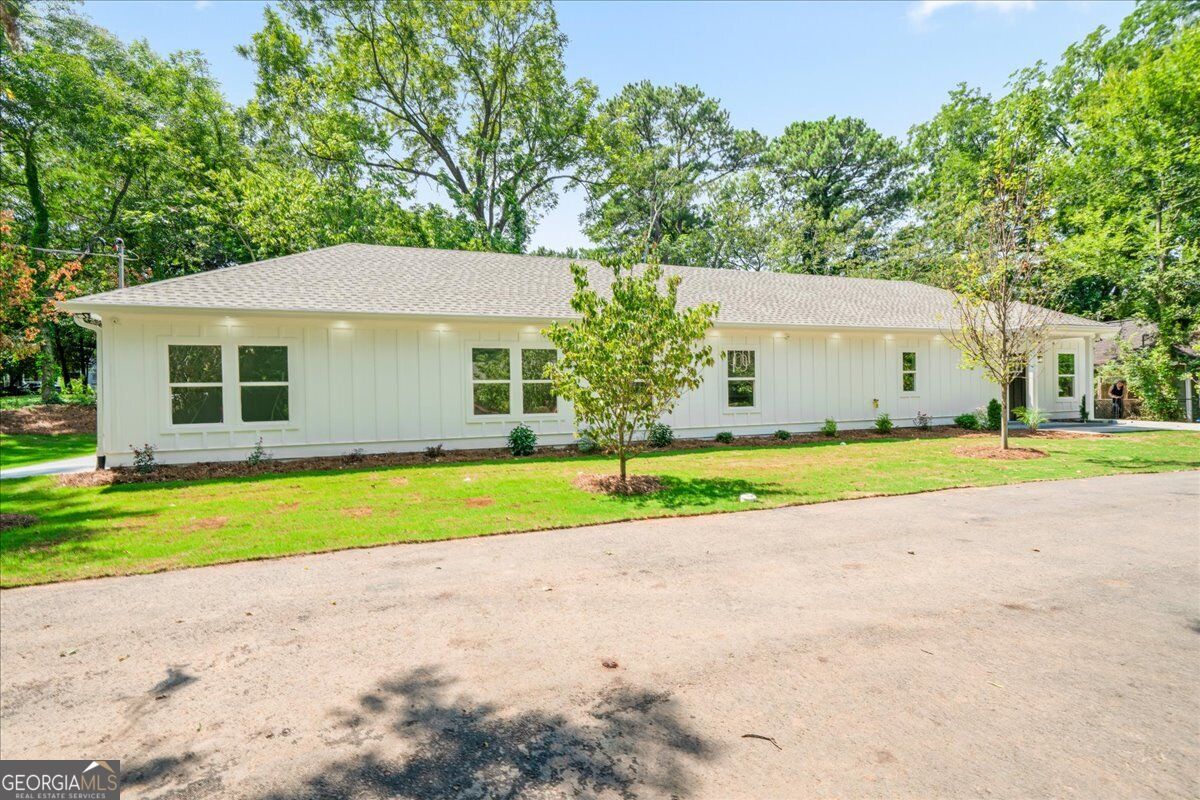 1212 Patricia Davis DR