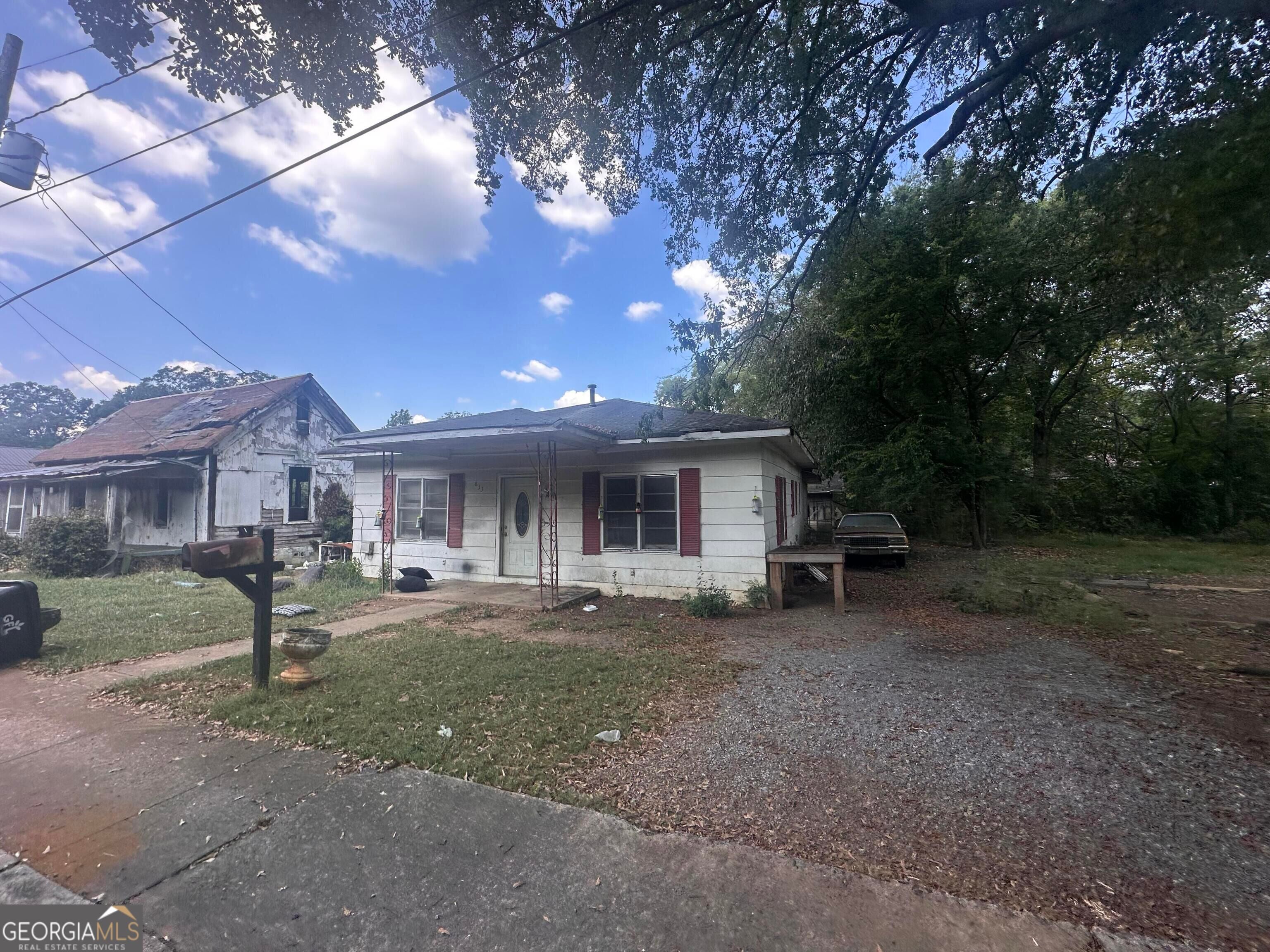 833 Cleo ST