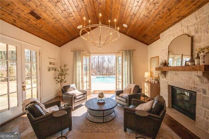 4184 Thompson Mill RD