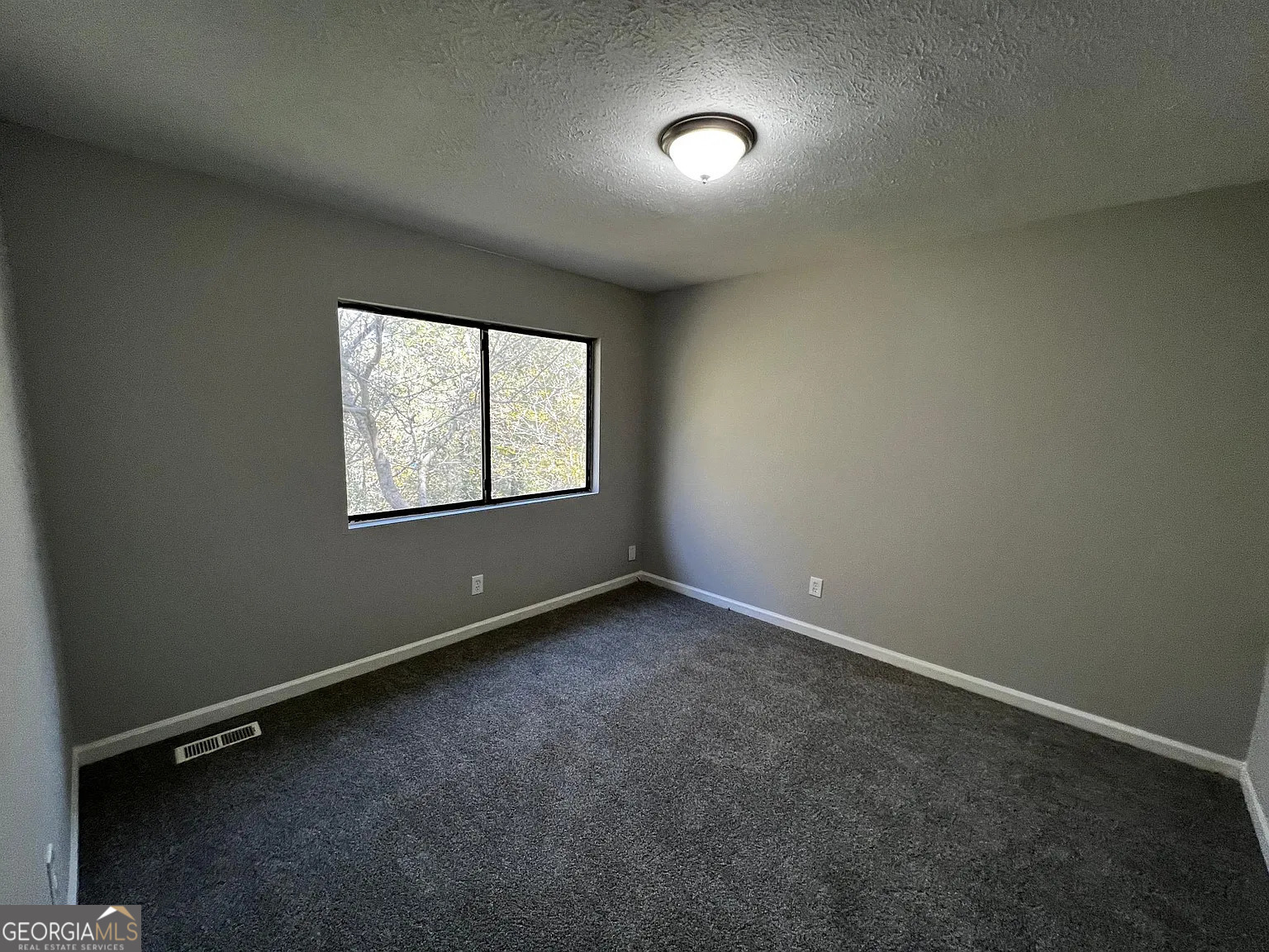 3932 Darryl LN