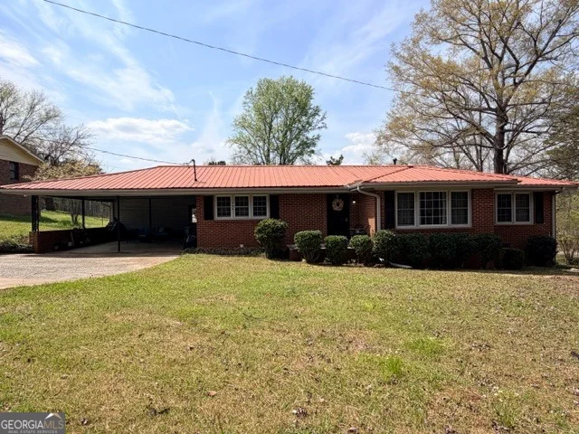 226 Lake Laurel Road NE