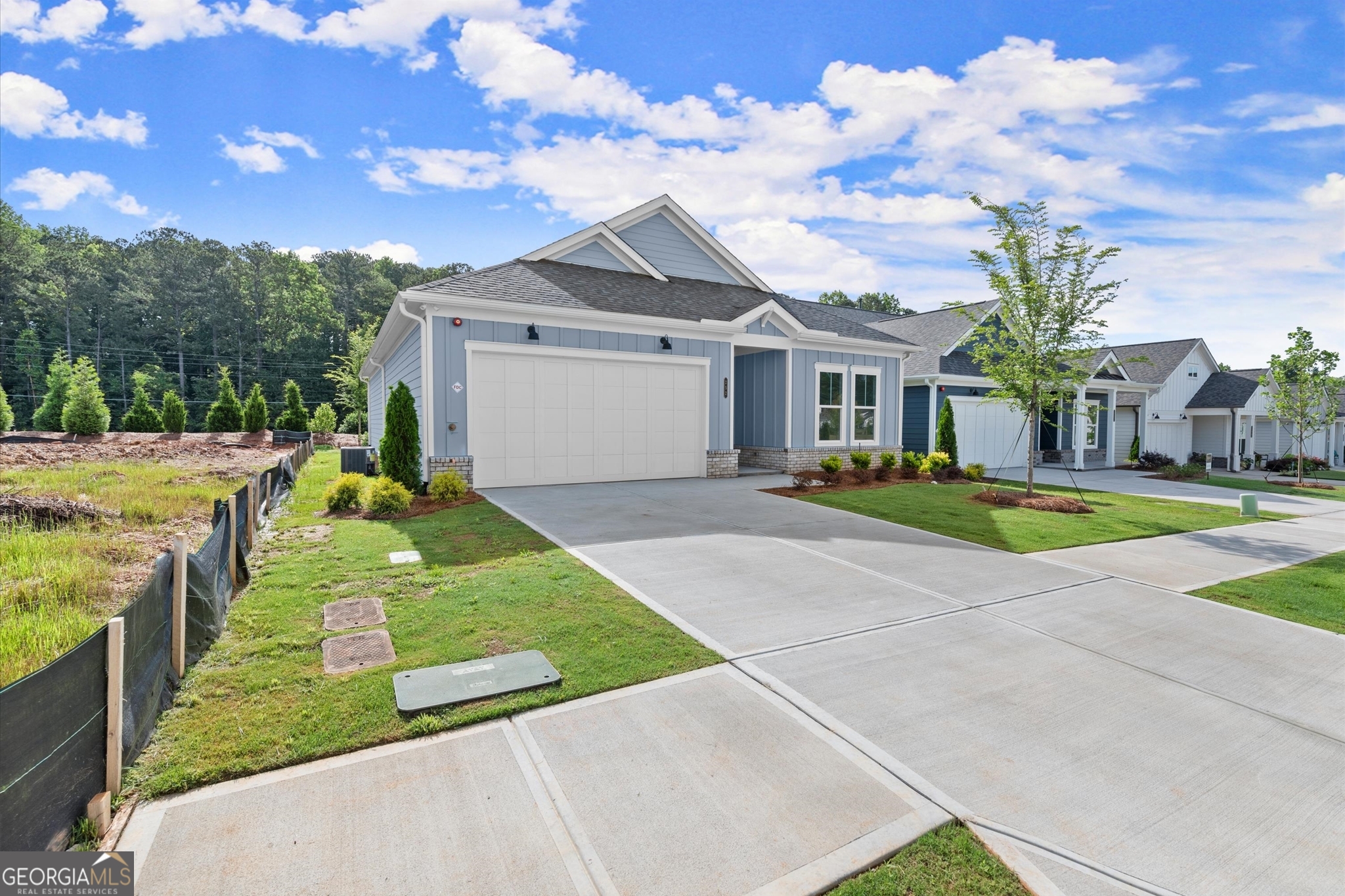 252 Vinca CIR NW