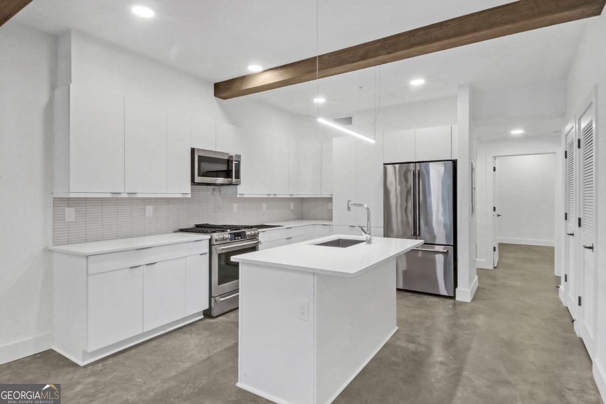 346 Peters ST SW 207