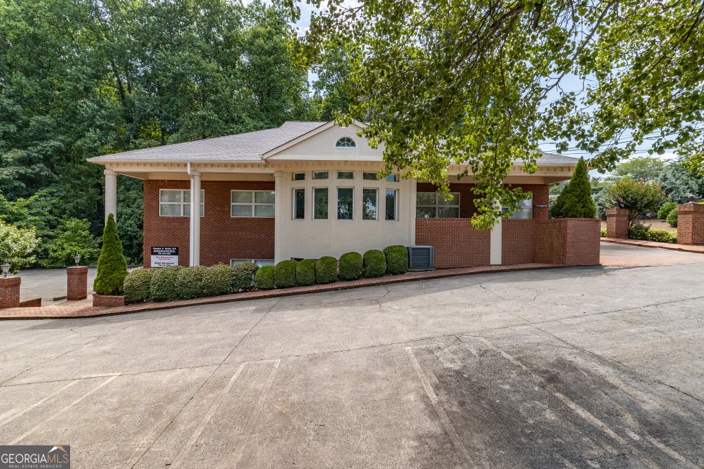 Photo of 1421 Ross Drive, Dalton, GA 30720 (MLS # 10808535)