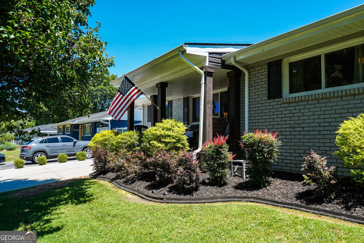 236 Huntington RD