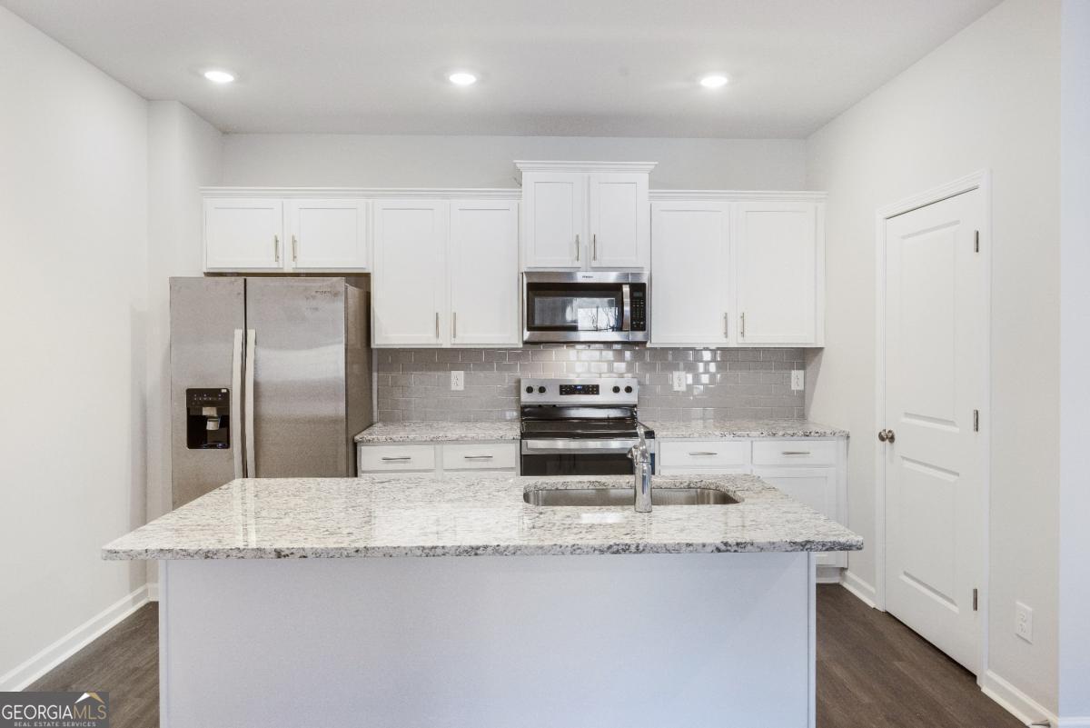 401 Whitehorse WAY 42