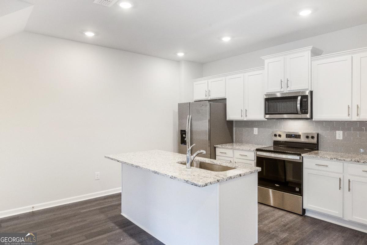 401 Whitehorse WAY 42