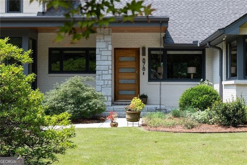 Photo of 878 Barton Woods Road NE, Atlanta, GA 30307 (MLS # 10823023)