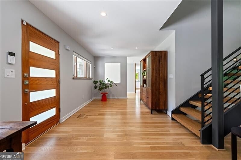 878 Barton Woods RD NE