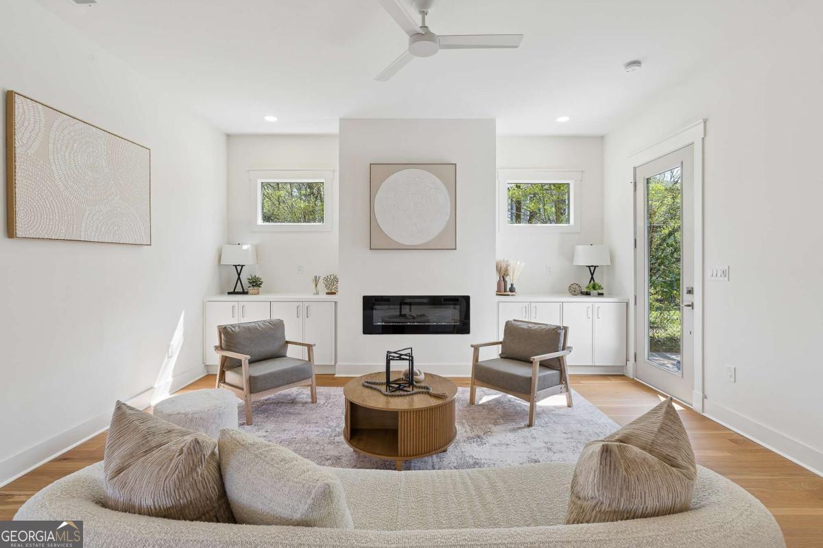 205 Whitefoord AVE NE B