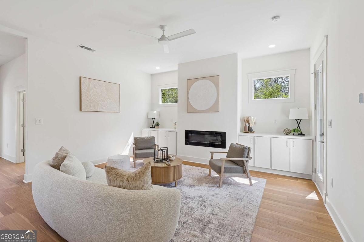 205 Whitefoord AVE NE B