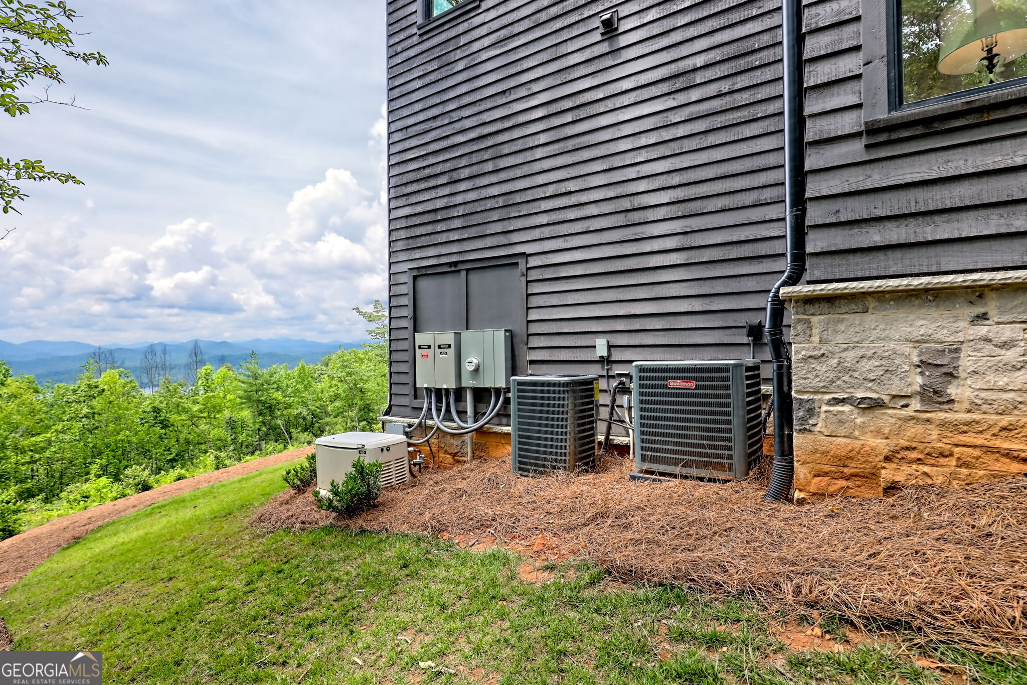 Charlie Mountain Community - Residential