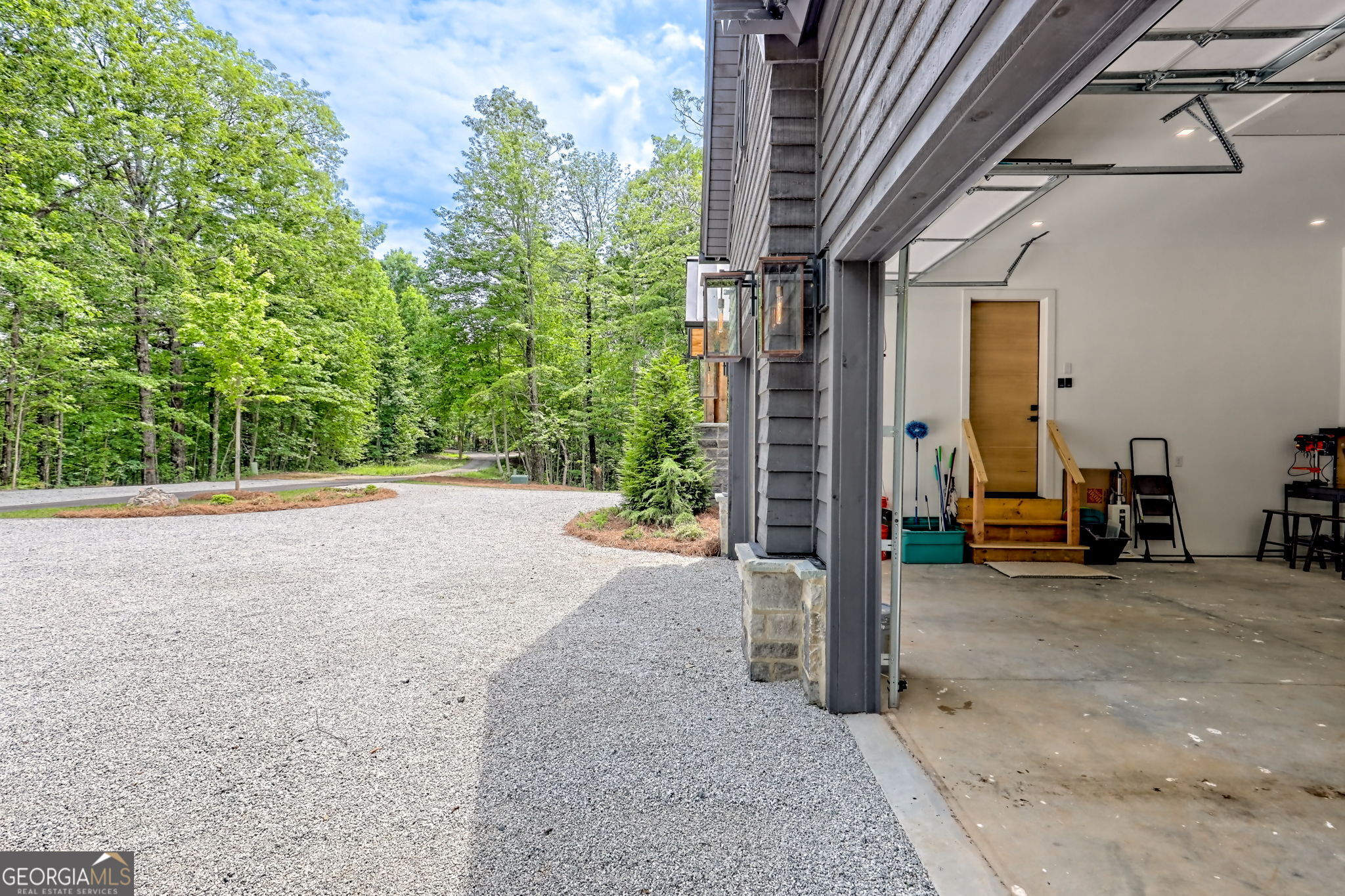 Charlie Mountain Community - Residential