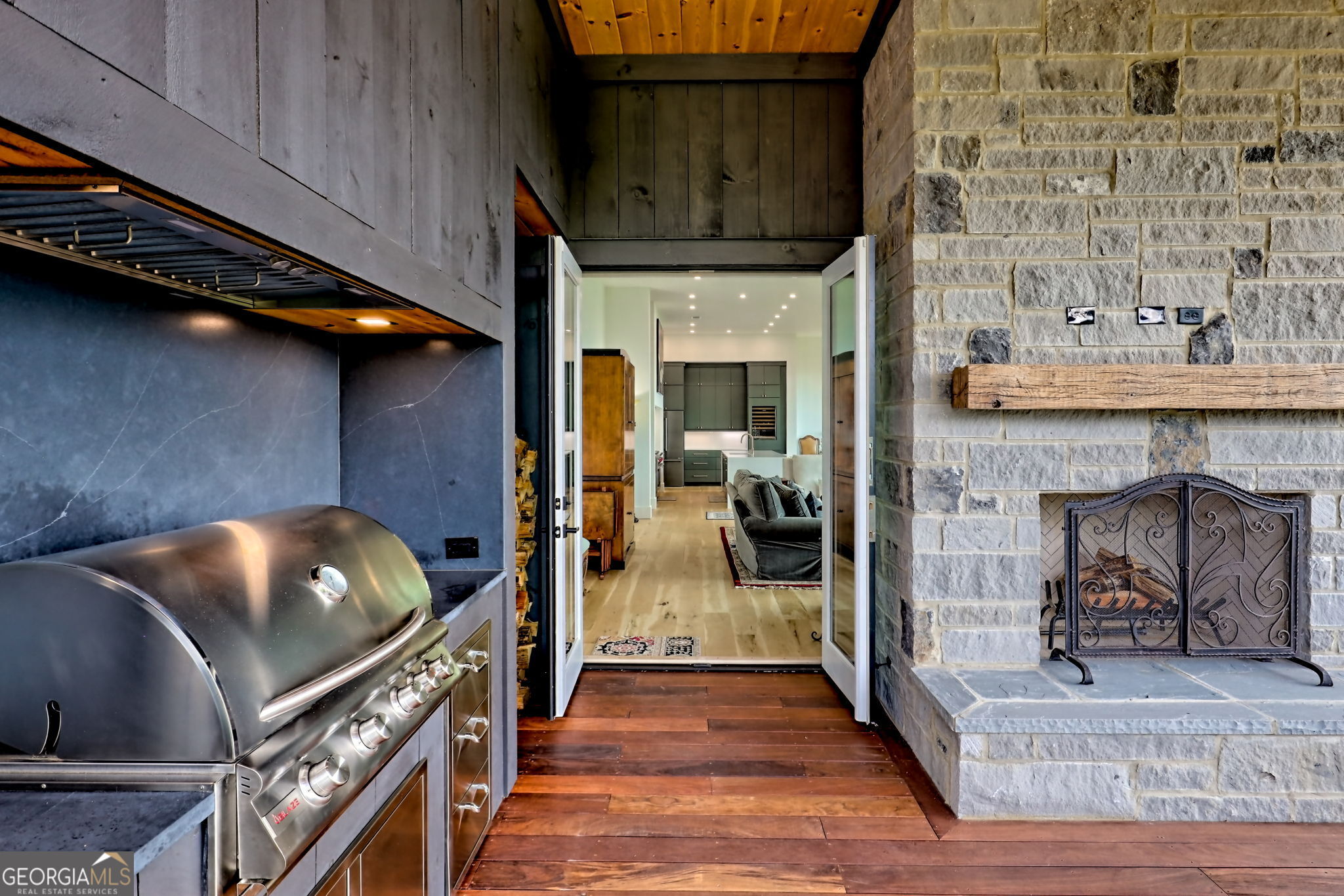 Charlie Mountain Community - Residential