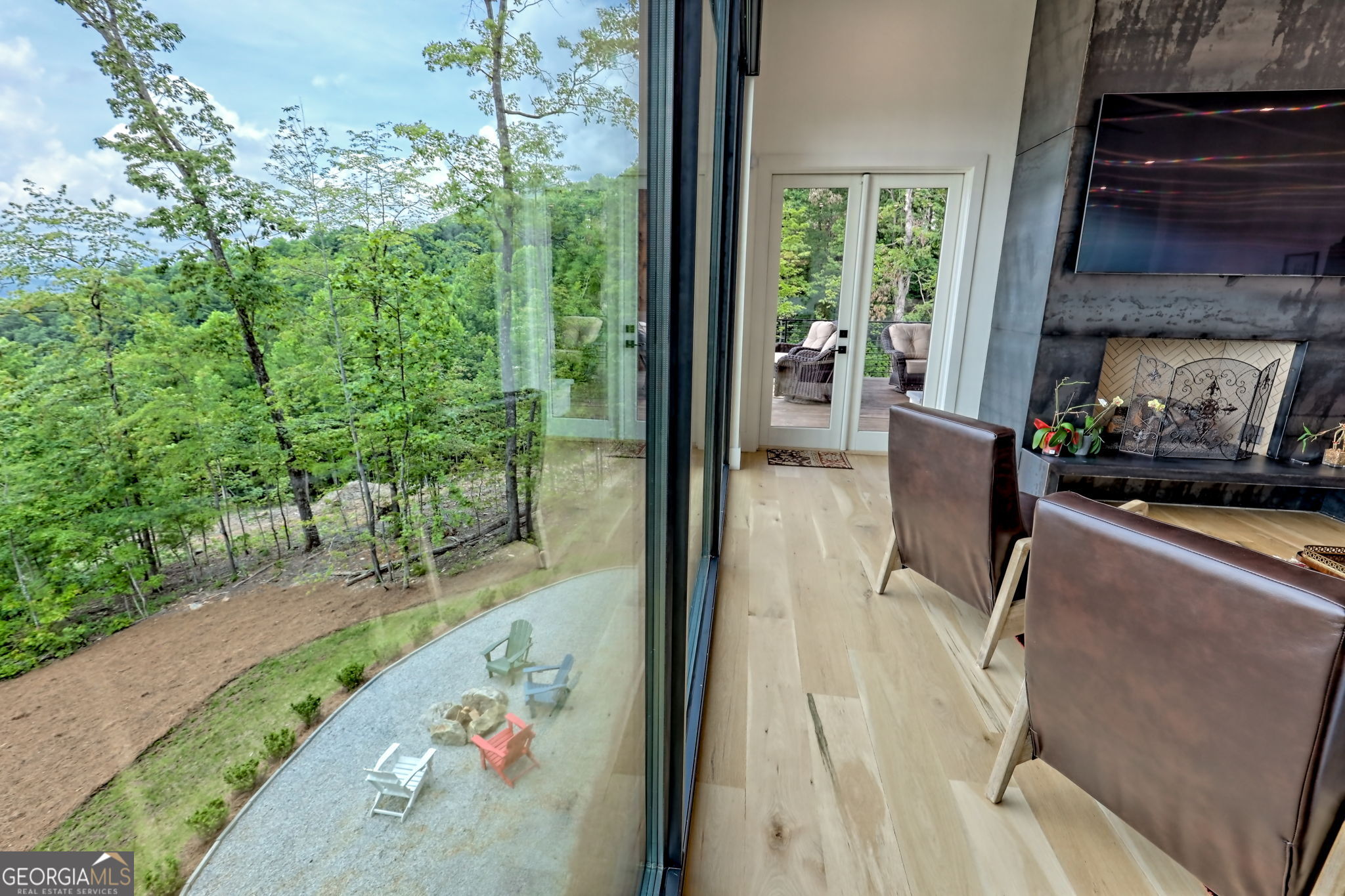 Charlie Mountain Community - Residential
