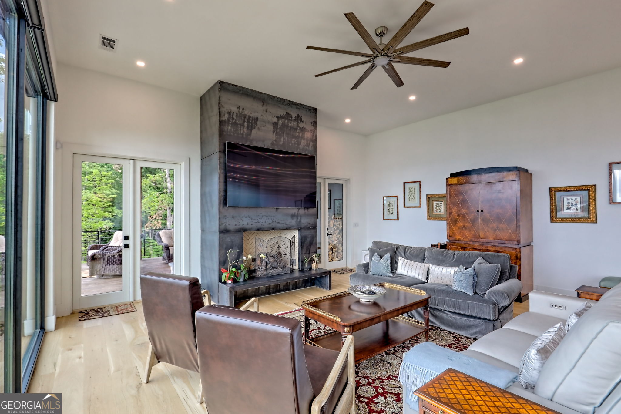 Charlie Mountain Community - Residential