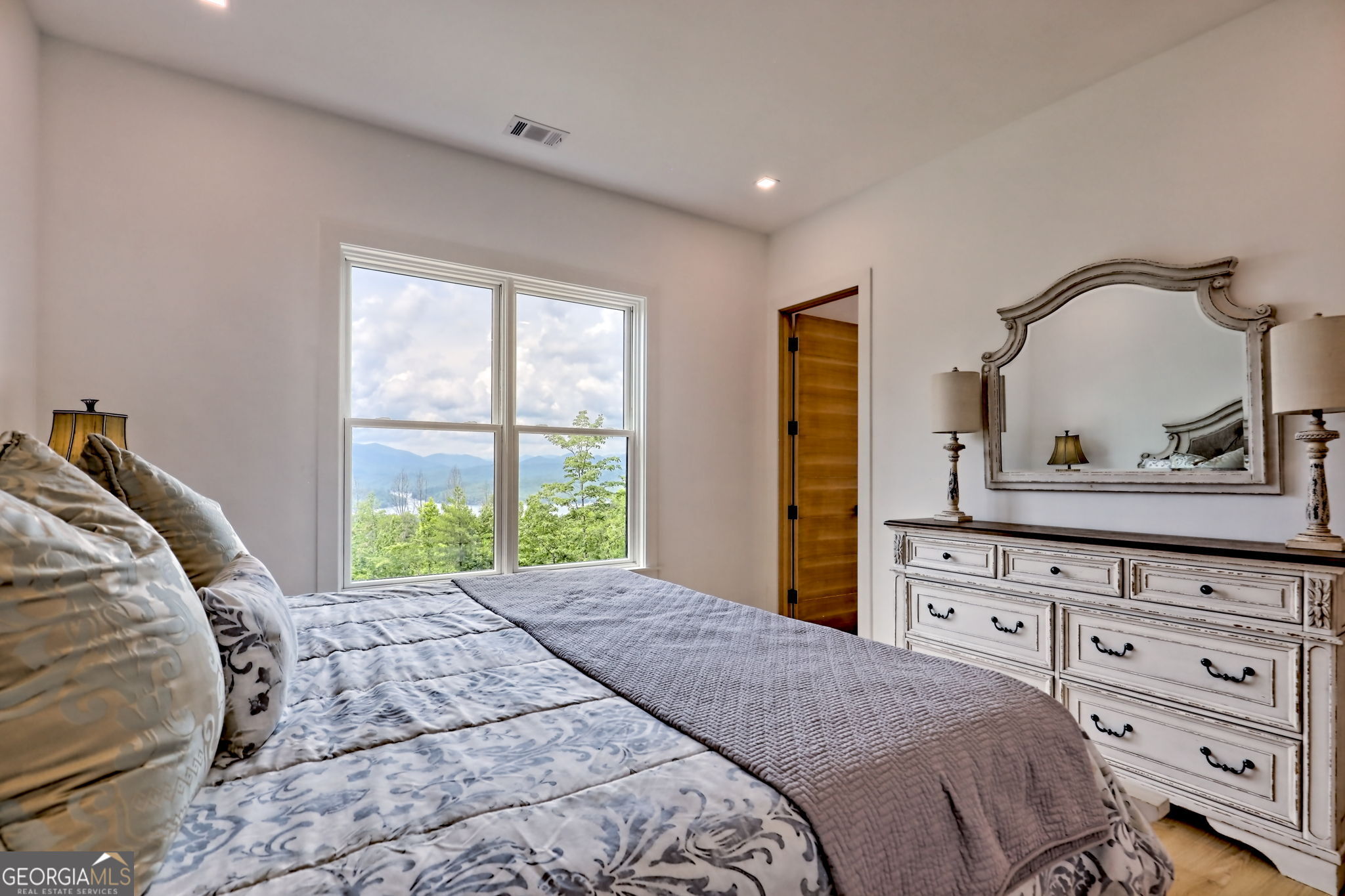 Charlie Mountain Community - Residential