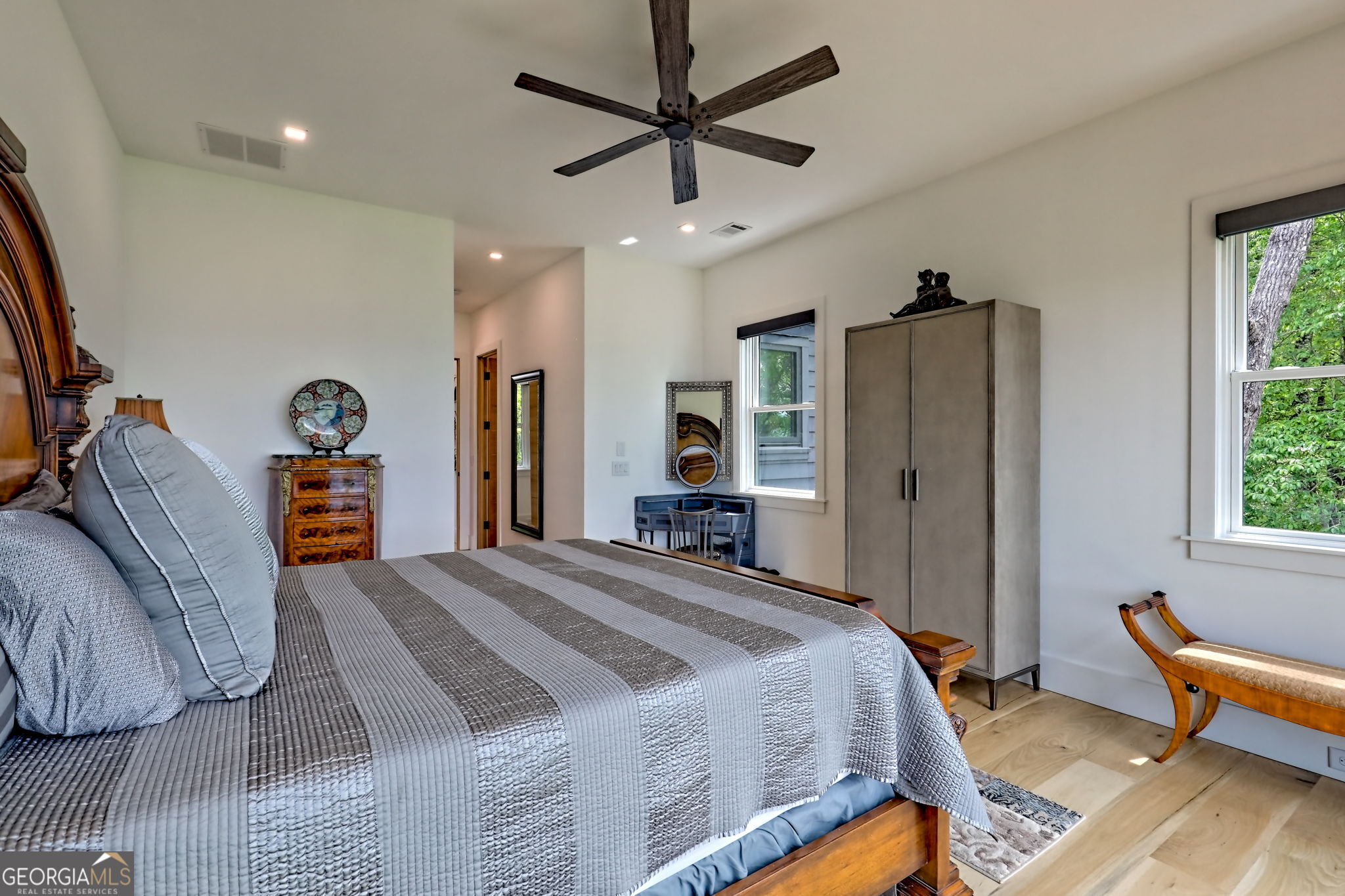 Charlie Mountain Community - Residential