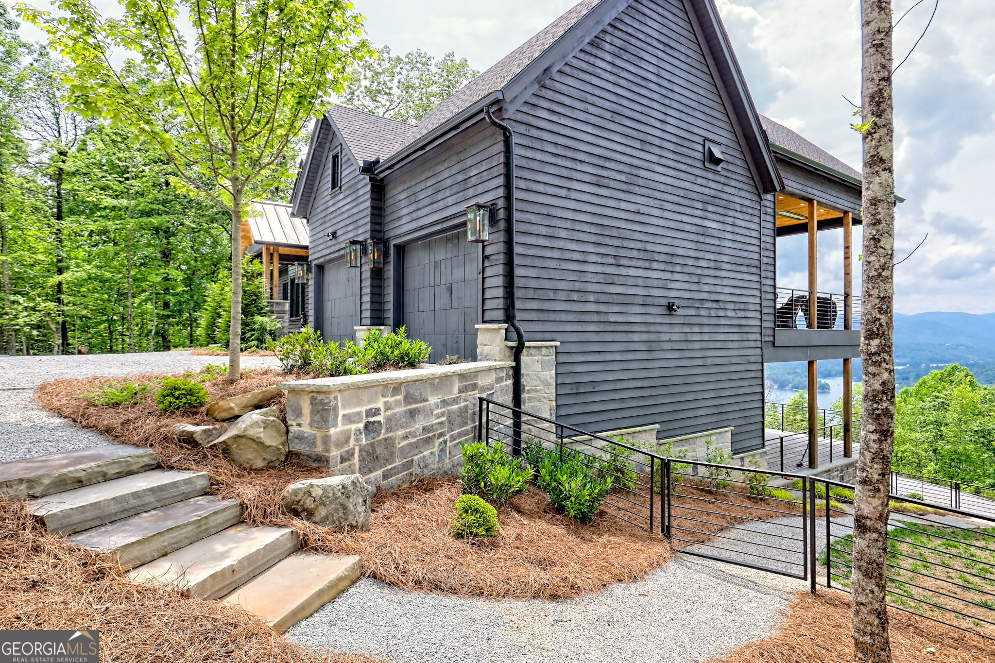 Charlie Mountain Community - Residential