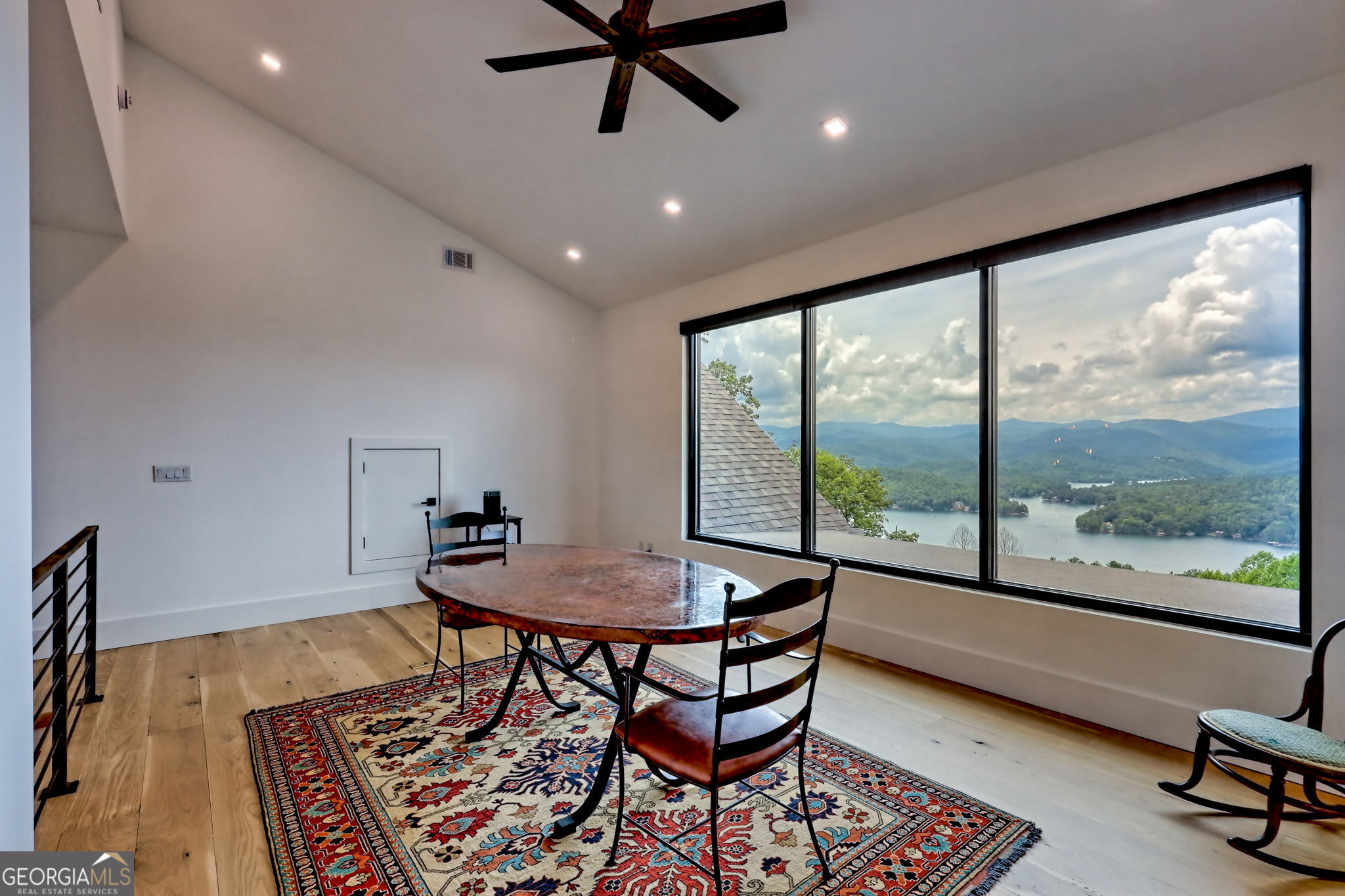 Charlie Mountain Community - Residential