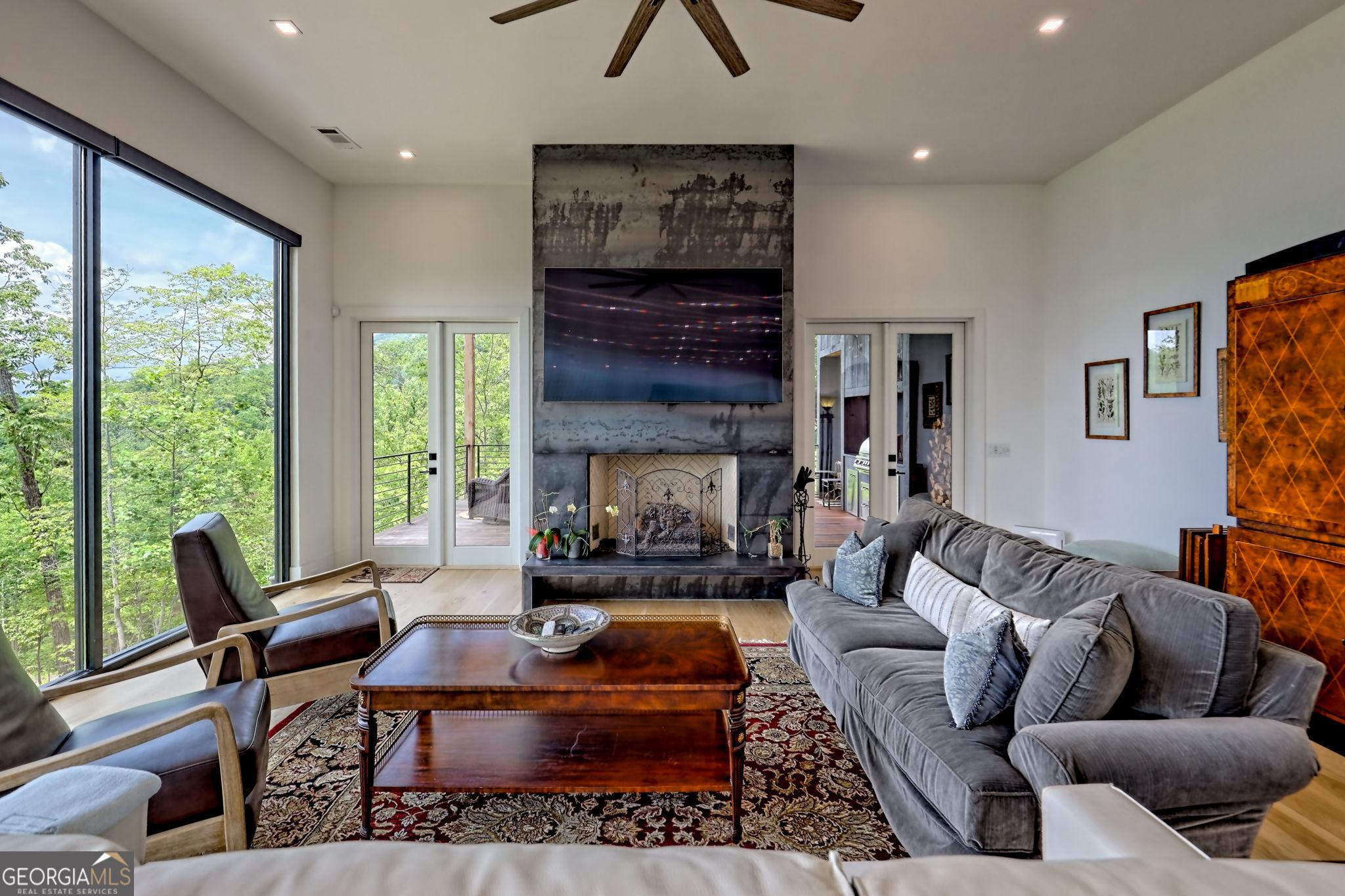 Charlie Mountain Community - Residential