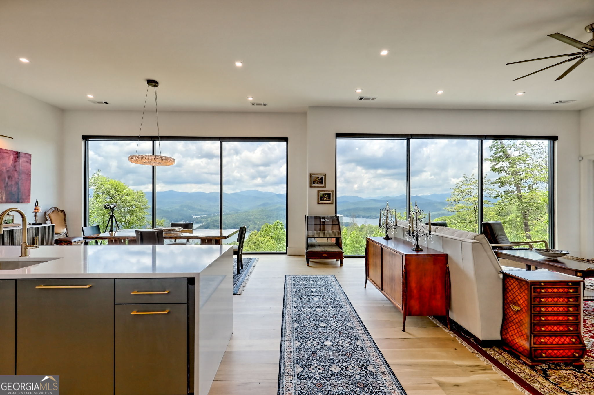 Charlie Mountain Community - Residential