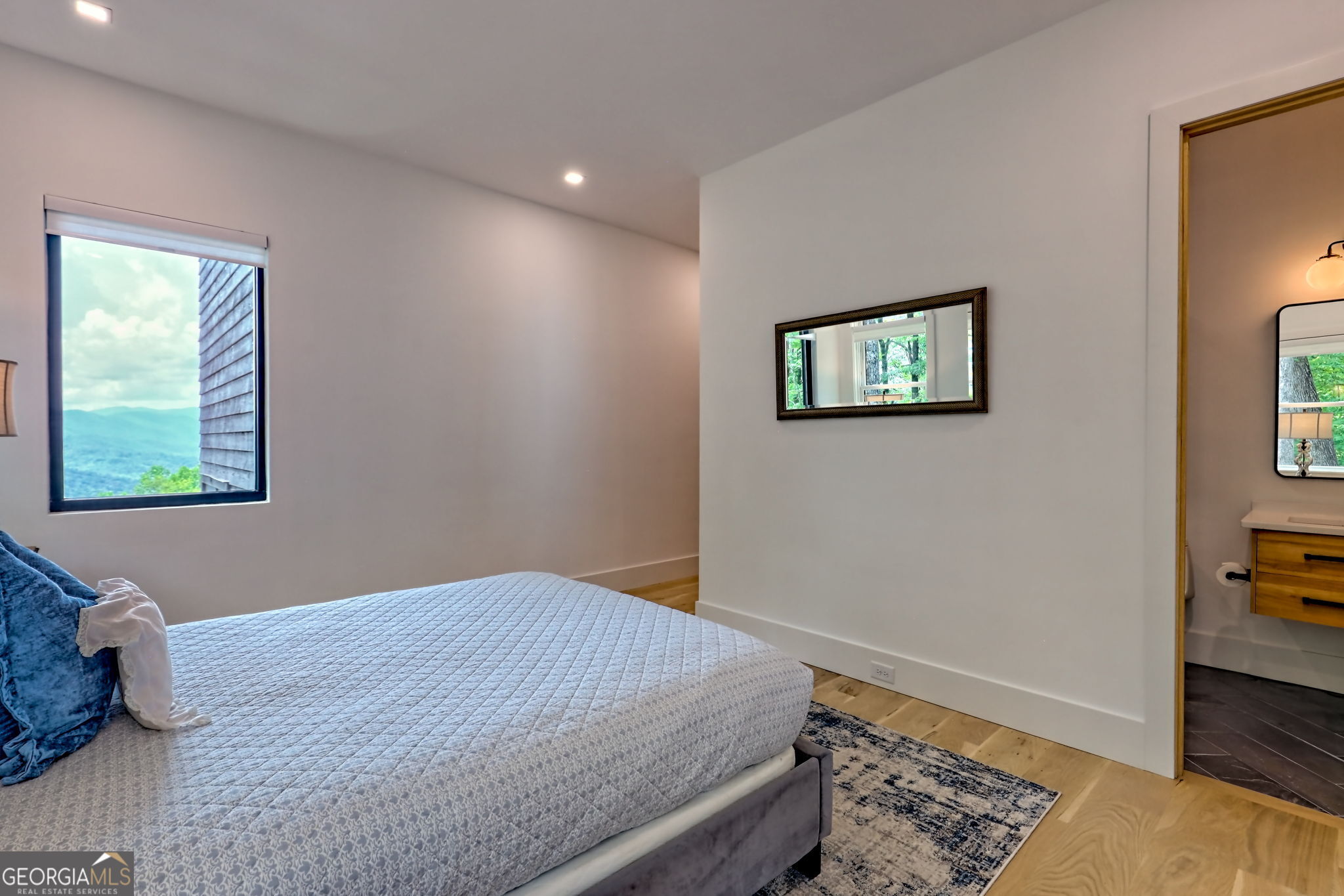 Charlie Mountain Community - Residential