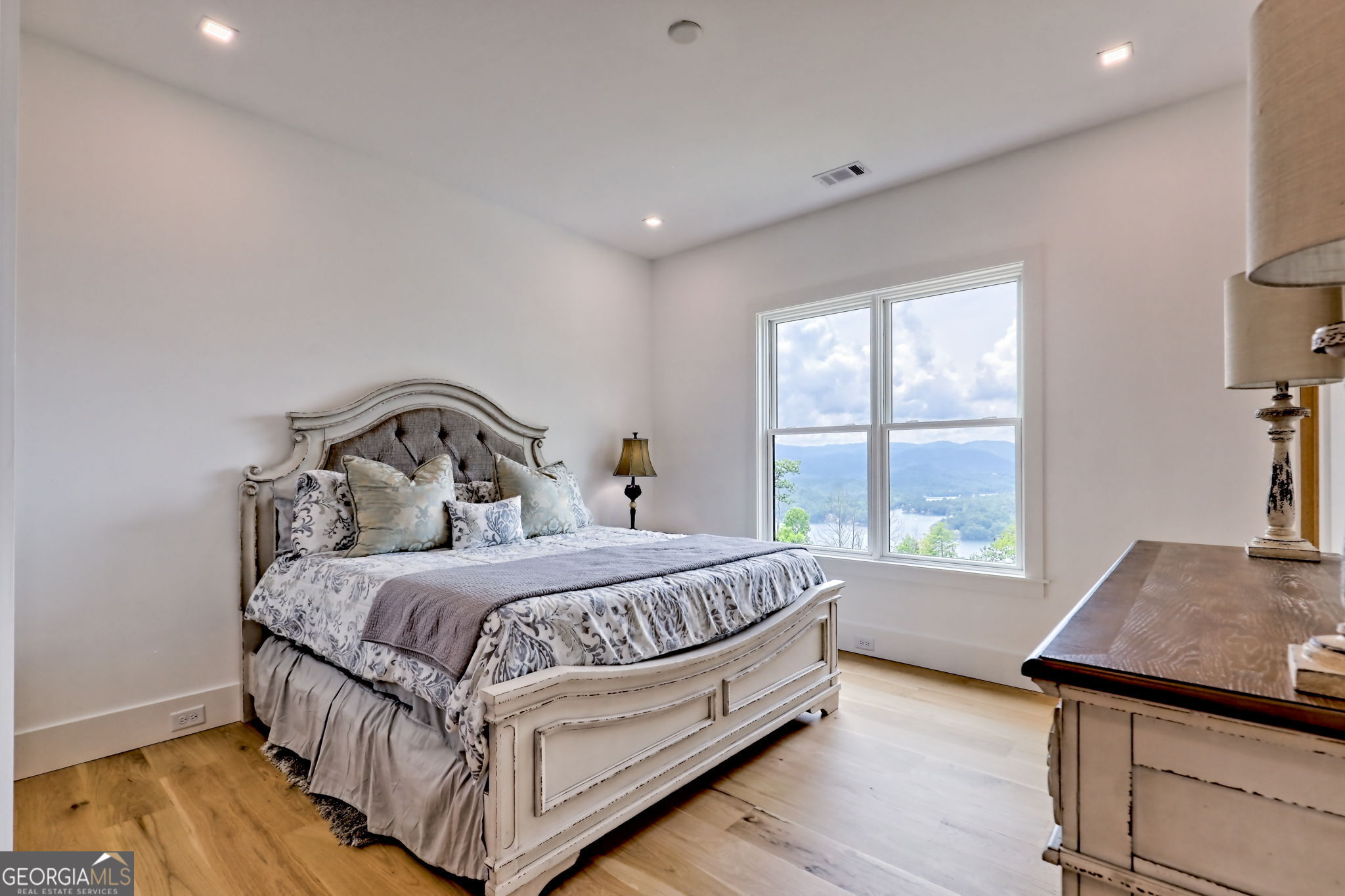 Charlie Mountain Community - Residential