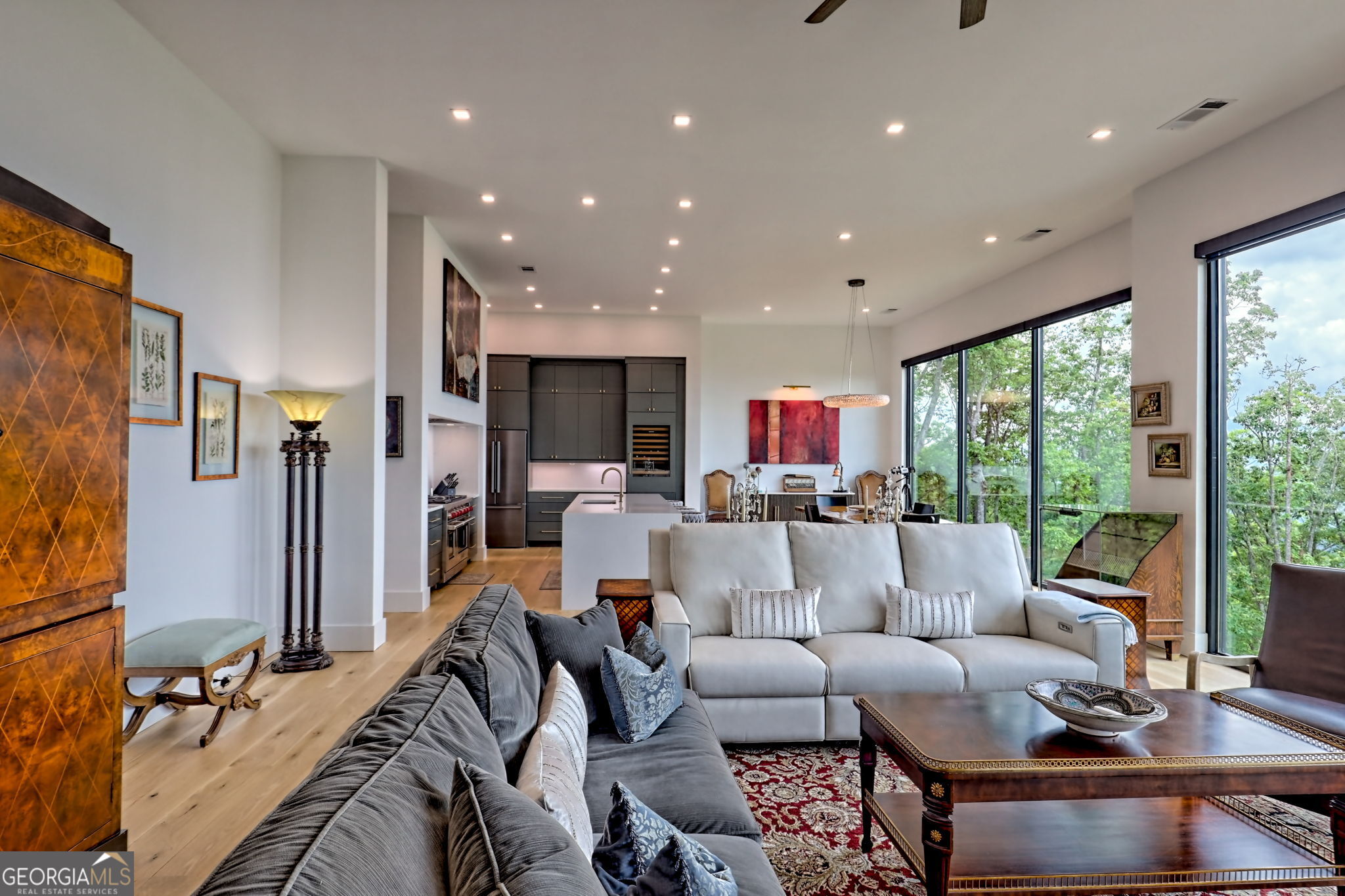 Charlie Mountain Community - Residential
