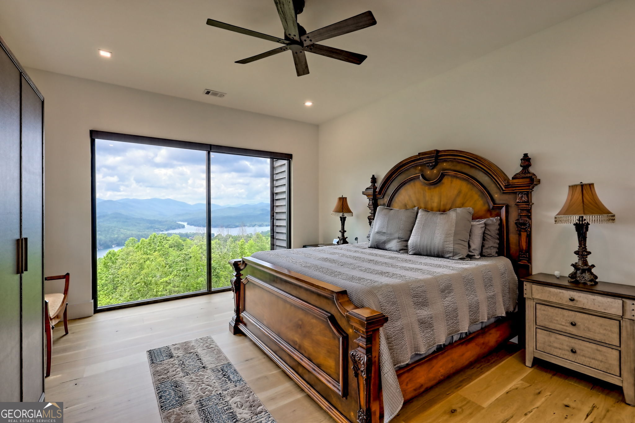 Charlie Mountain Community - Residential