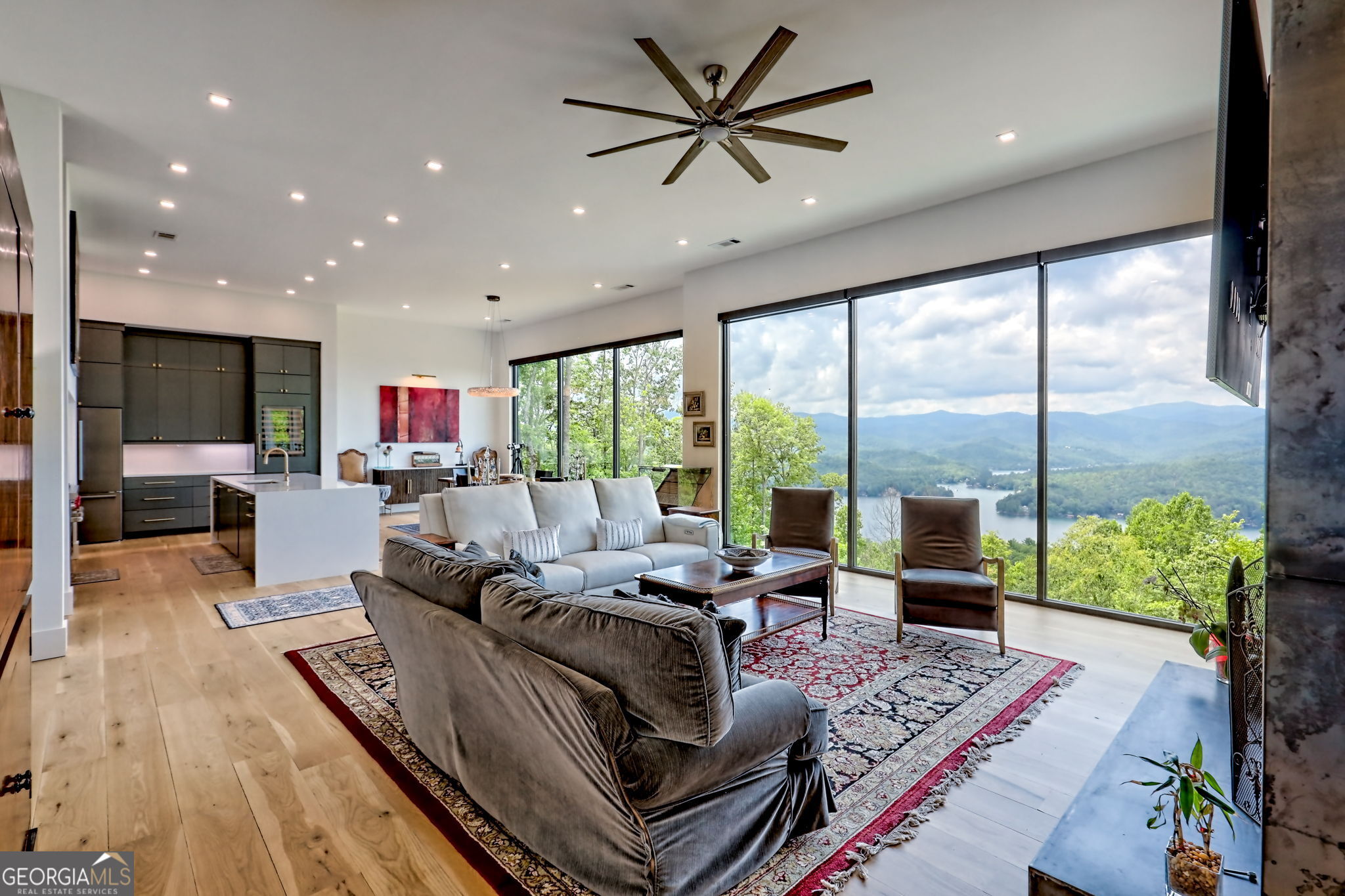 Charlie Mountain Community - Residential