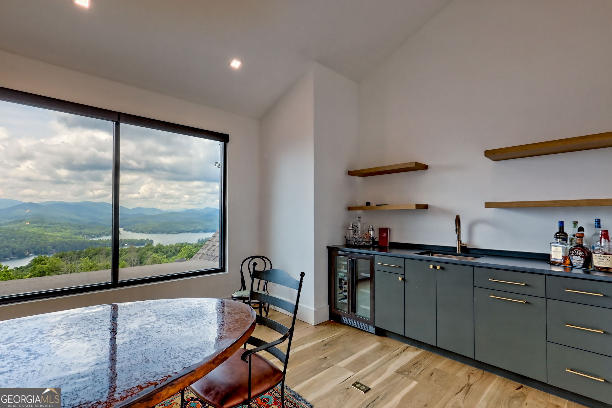 Charlie Mountain Community - Residential