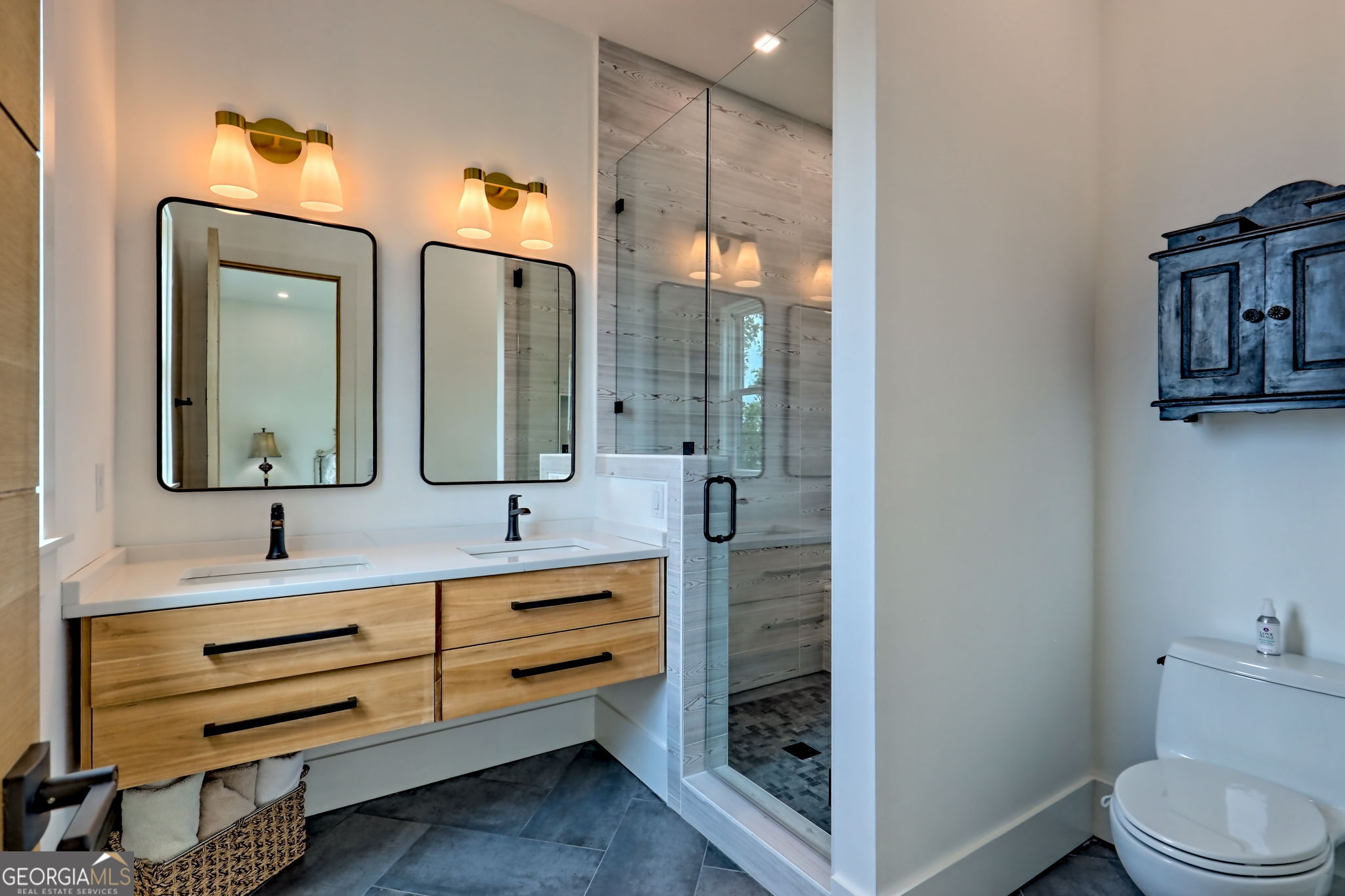 Charlie Mountain Community - Residential