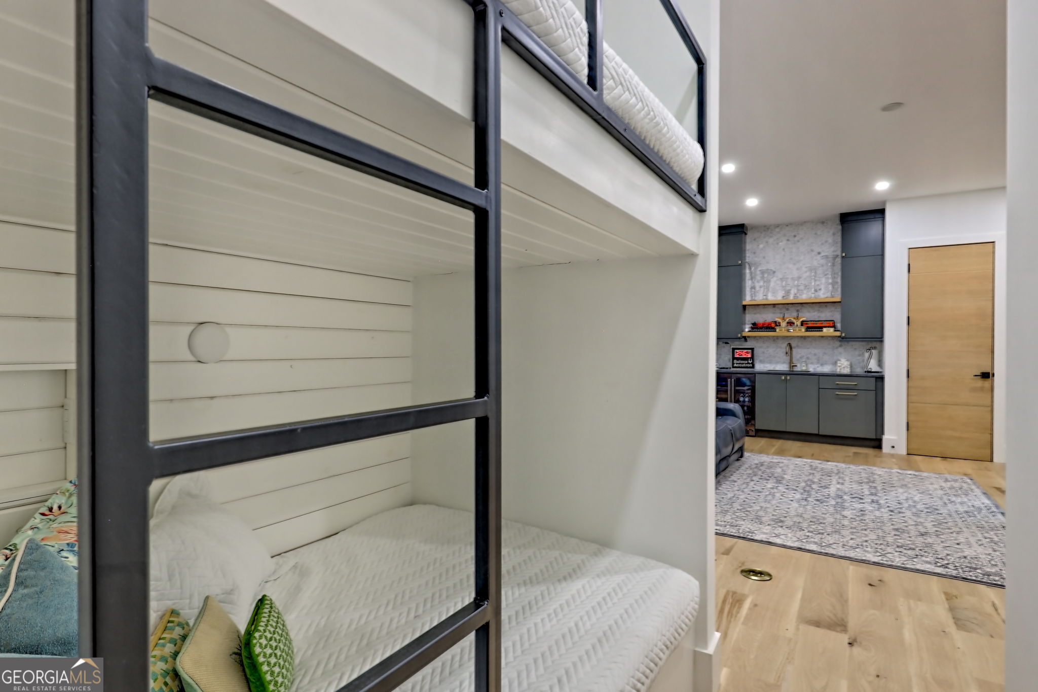 Charlie Mountain Community - Residential