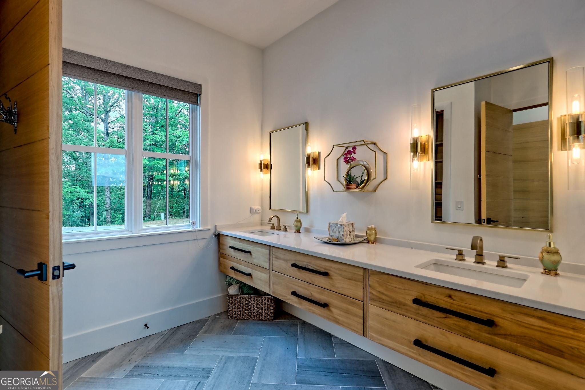Charlie Mountain Community - Residential