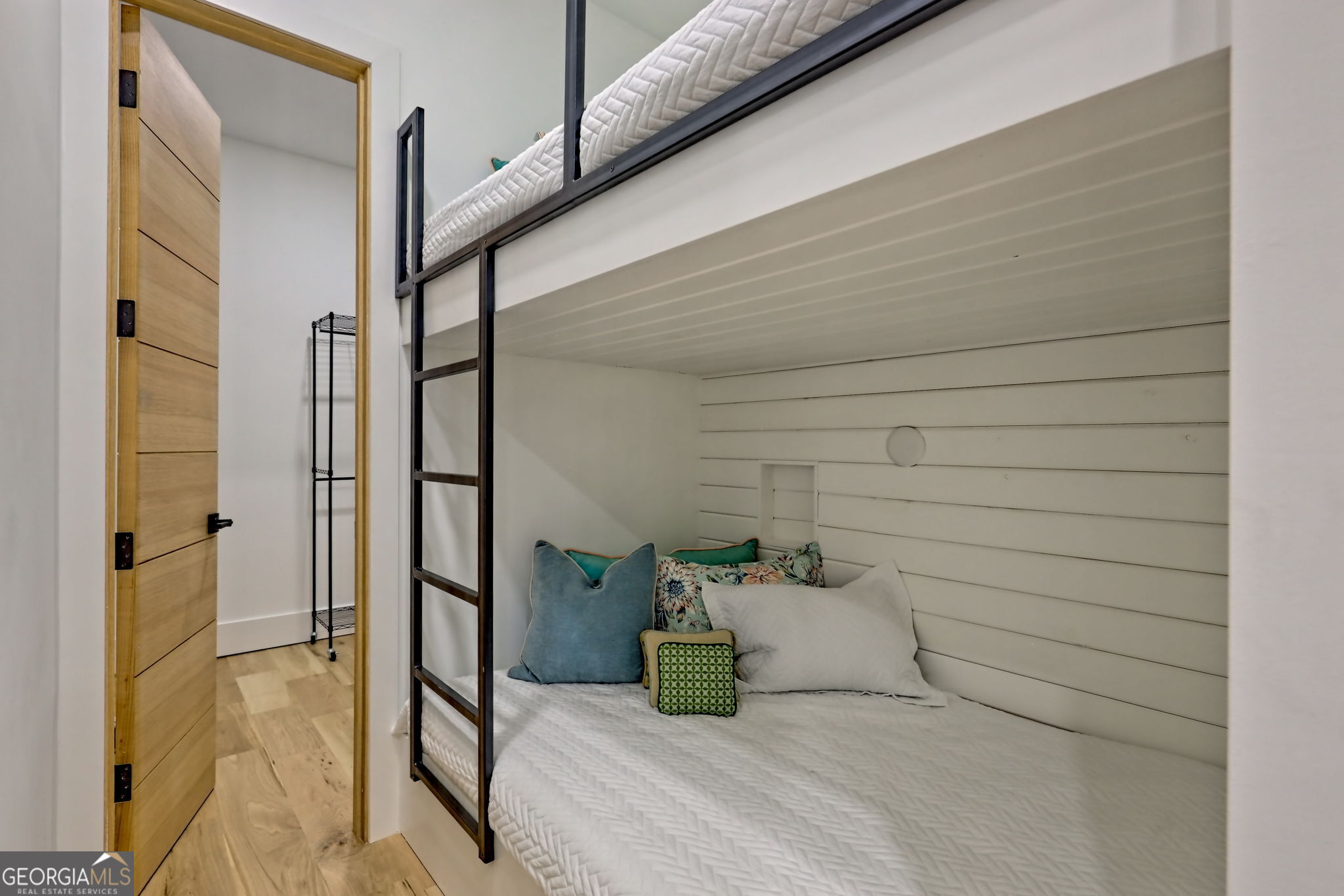 Charlie Mountain Community - Residential