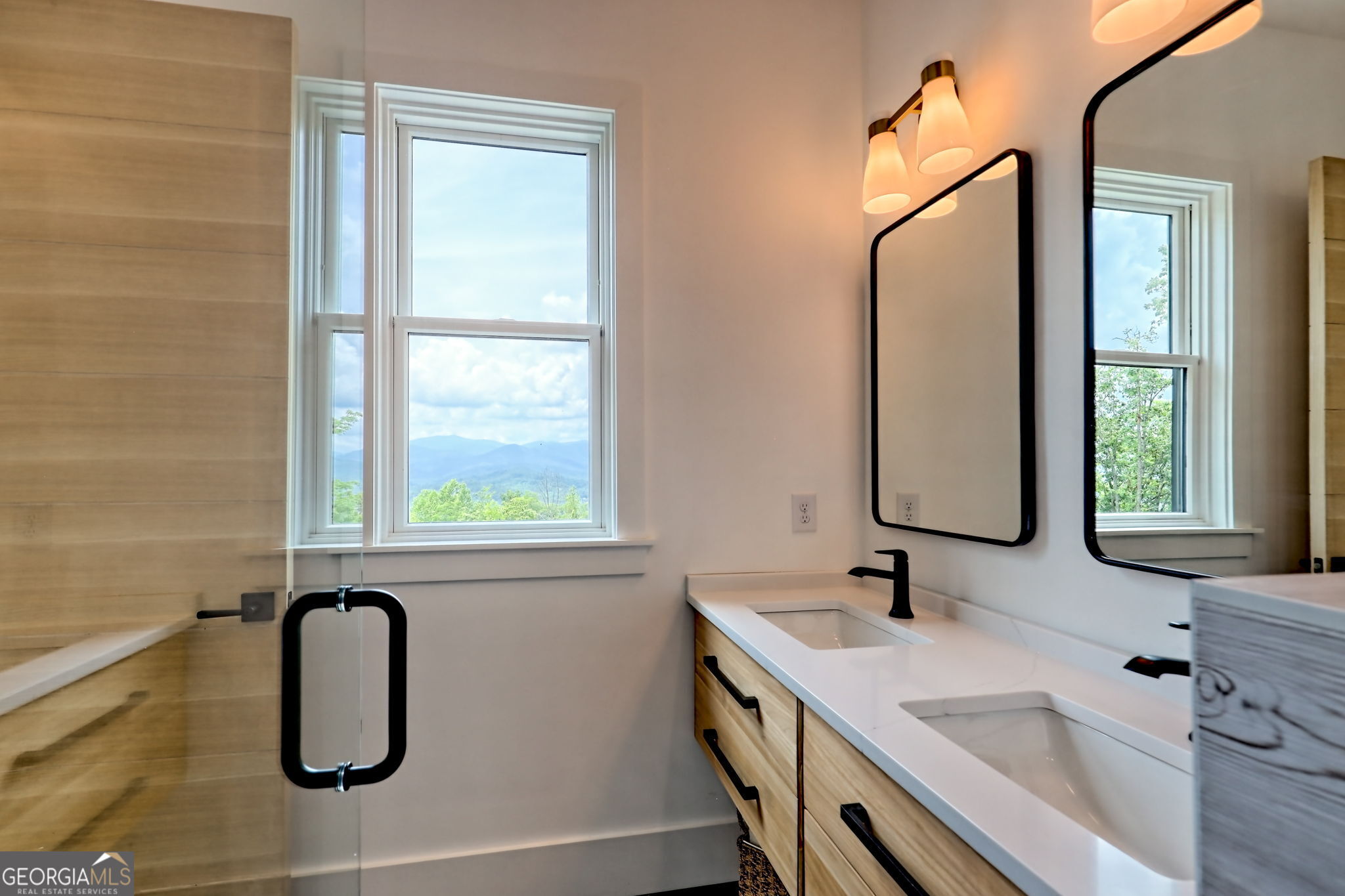 Charlie Mountain Community - Residential