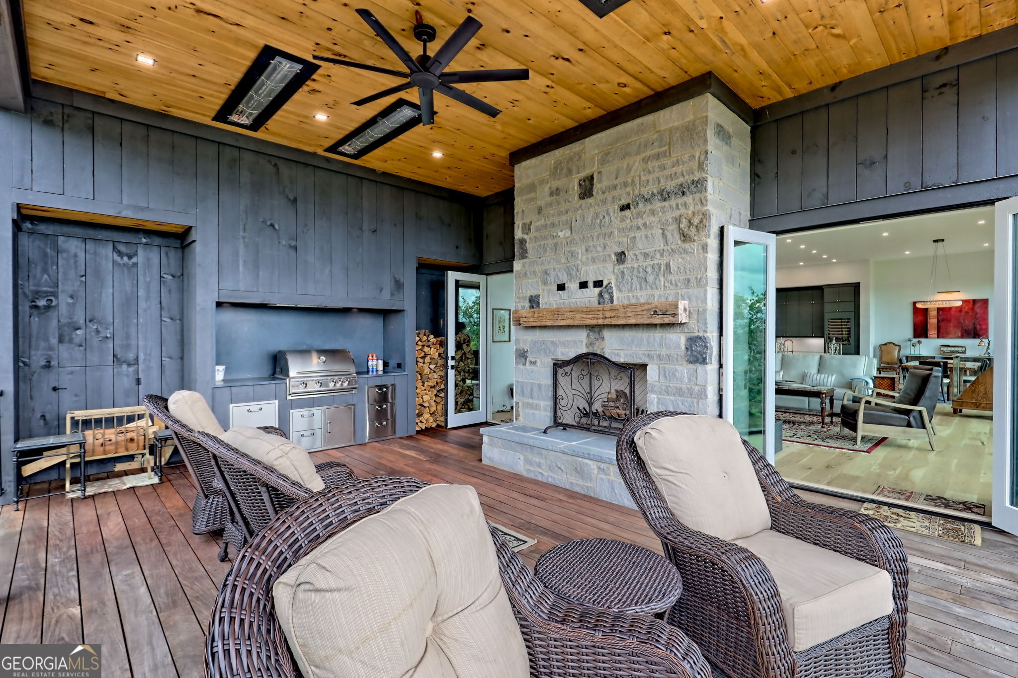 Charlie Mountain Community - Residential