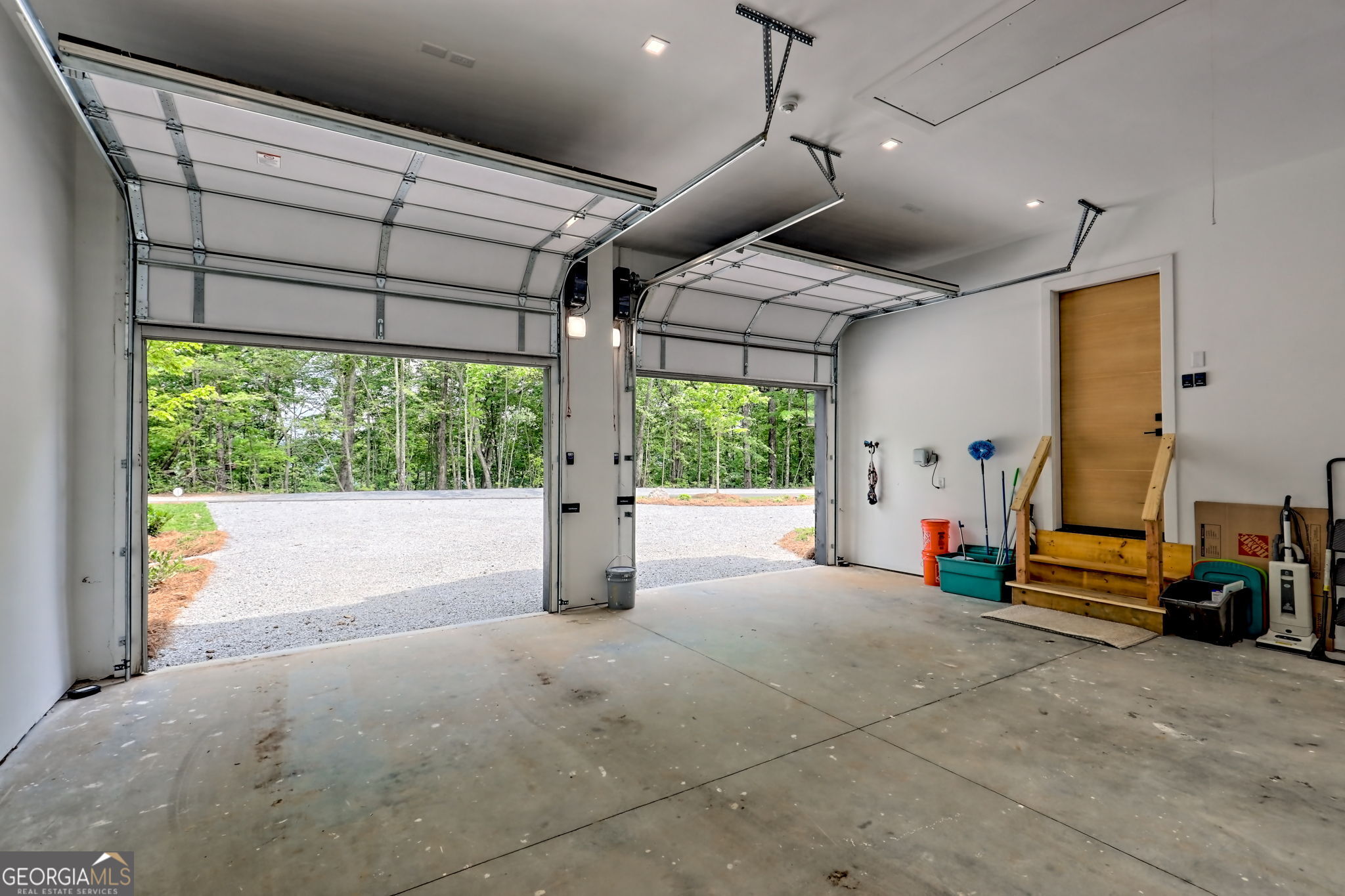 Charlie Mountain Community - Residential
