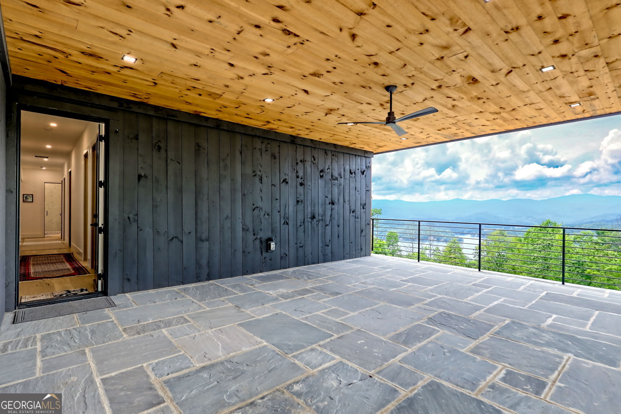 Charlie Mountain Community - Residential