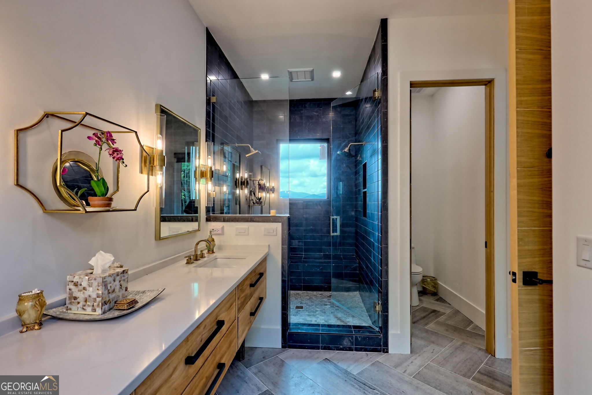 Charlie Mountain Community - Residential