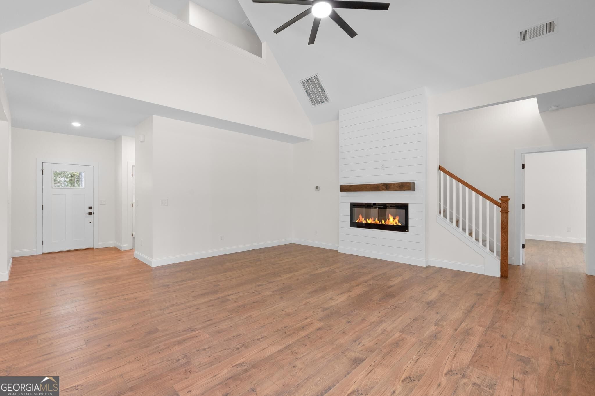 2424 Fischer RD