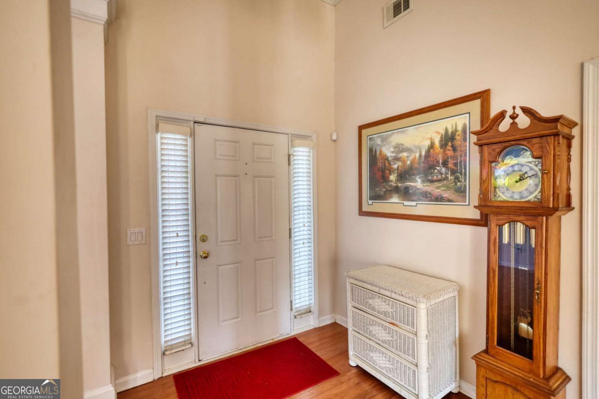 2648 Neighborhood WALK S