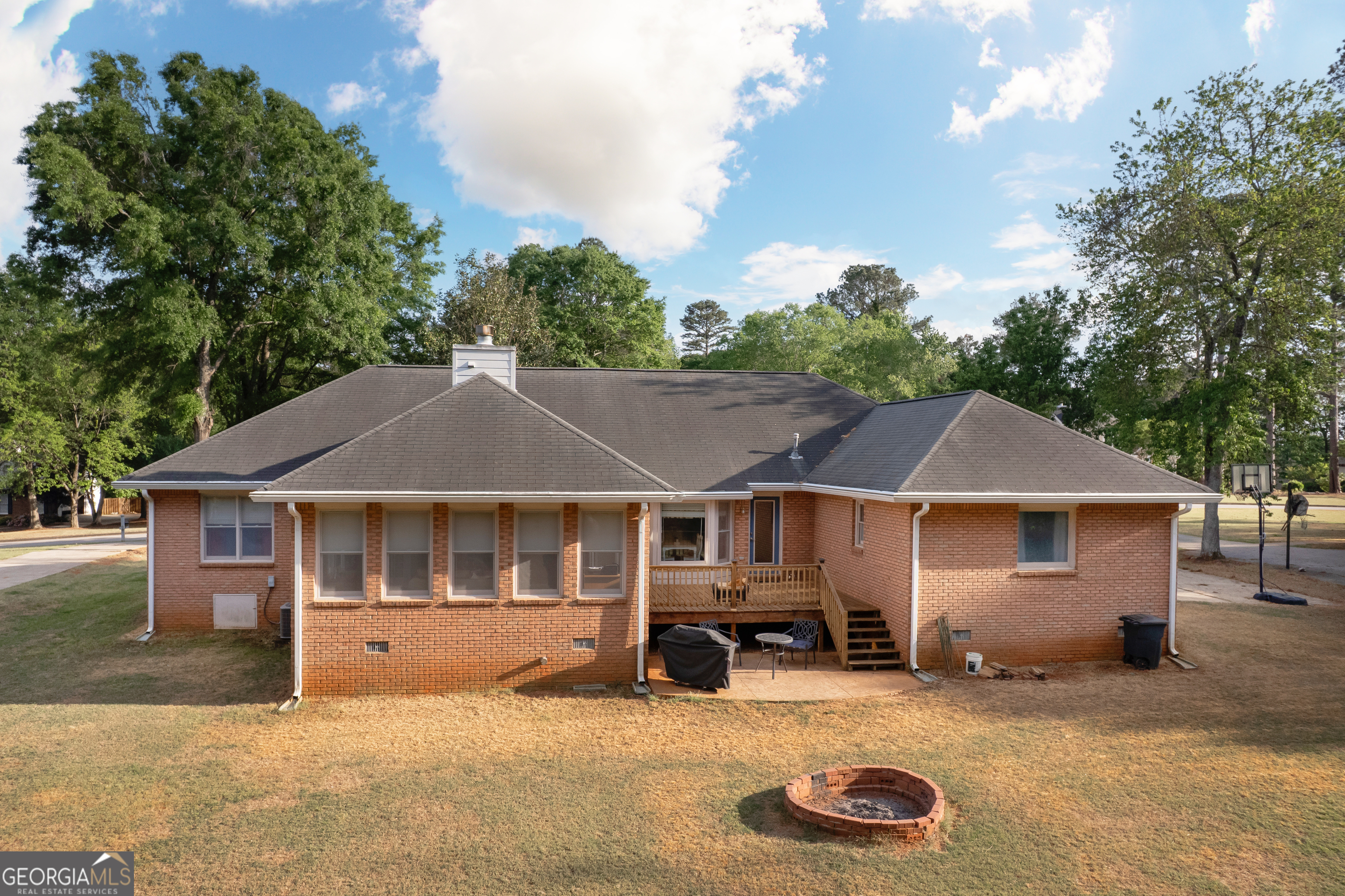 1030 E Lakehaven WAY